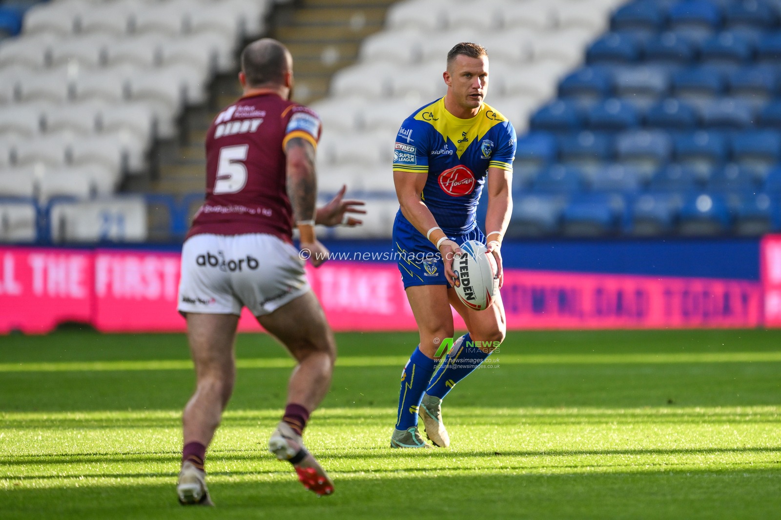 Josh Drinkwater of Warrington Wolves kicks down field during the Betfred Super League Round 26 match Huddersfield Giants vs Warrington Wolves at John Smith's Stadium, Huddersfield, United Kingdom, 14th September 2024

(Photo by Craig Thomas/News Images)