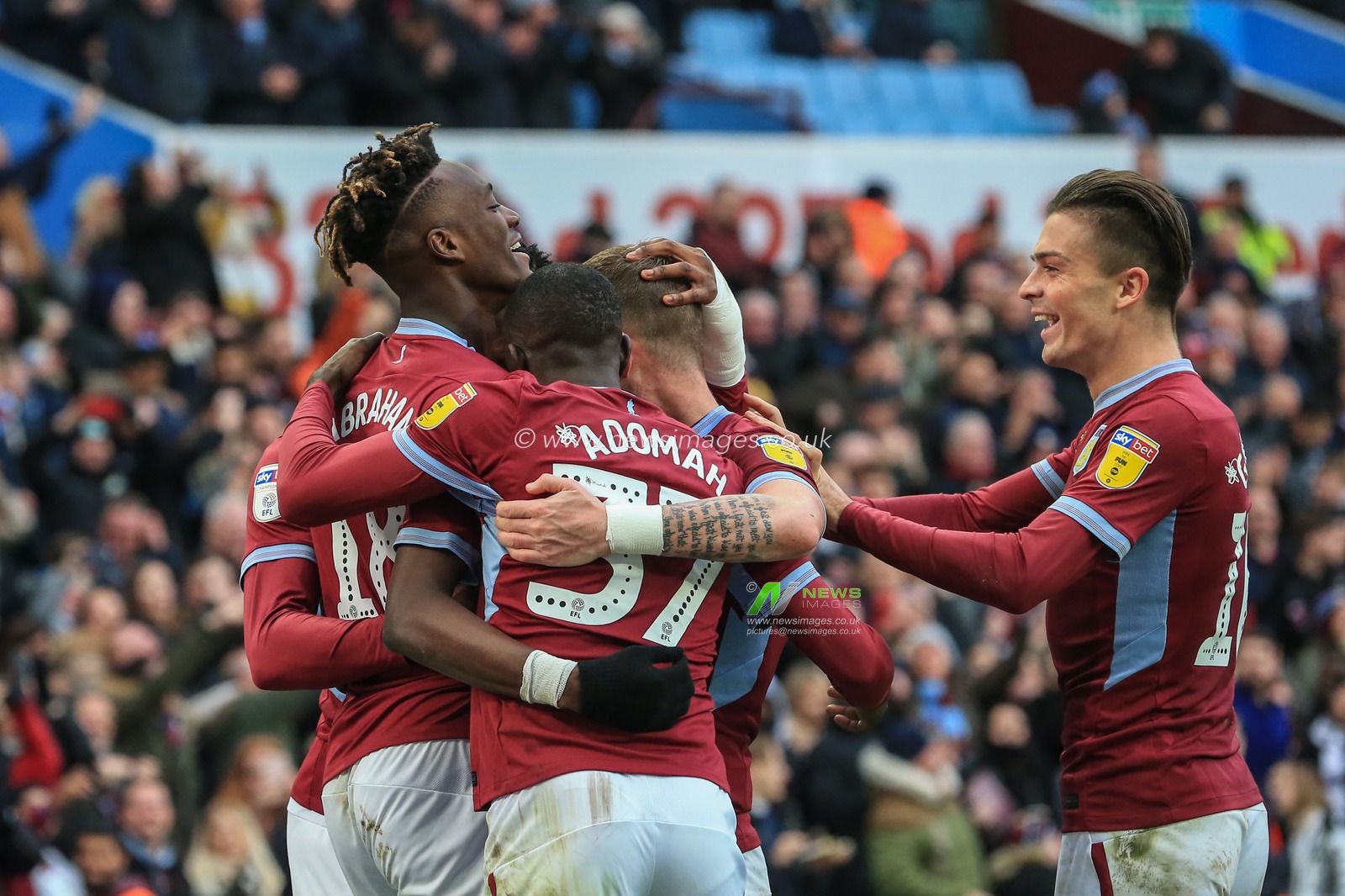 25th November 2018, Villa Park, Birmingham, England ; Sky Bet Championship, Aston Villa v Birmingham City : Tammy Abraham of Aston Villa celebrates his goal to make it 3-1

Credit: Mark Cosgrove/News Images

English Football League images are subject to DataCo Licence