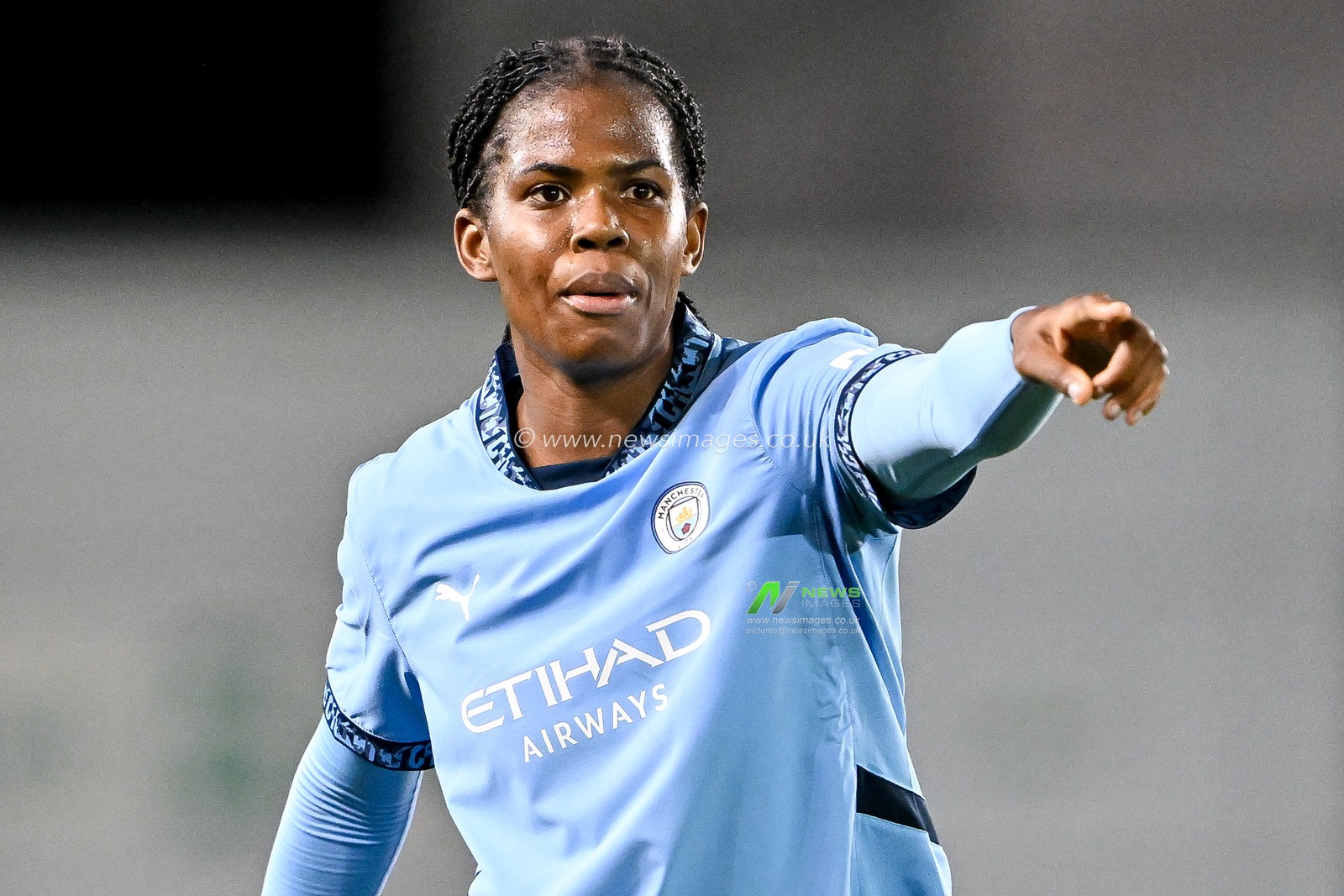 Khadija Shaw of Manchester City Women gives the team instructions during the UEFA Women's Champions League match  - Group D - Manchester City vs Barcelona at Manchester City Academy Stadium, Manchester, United Kingdom, 9th October 2024

(Photo by Cody Froggatt/News Images)