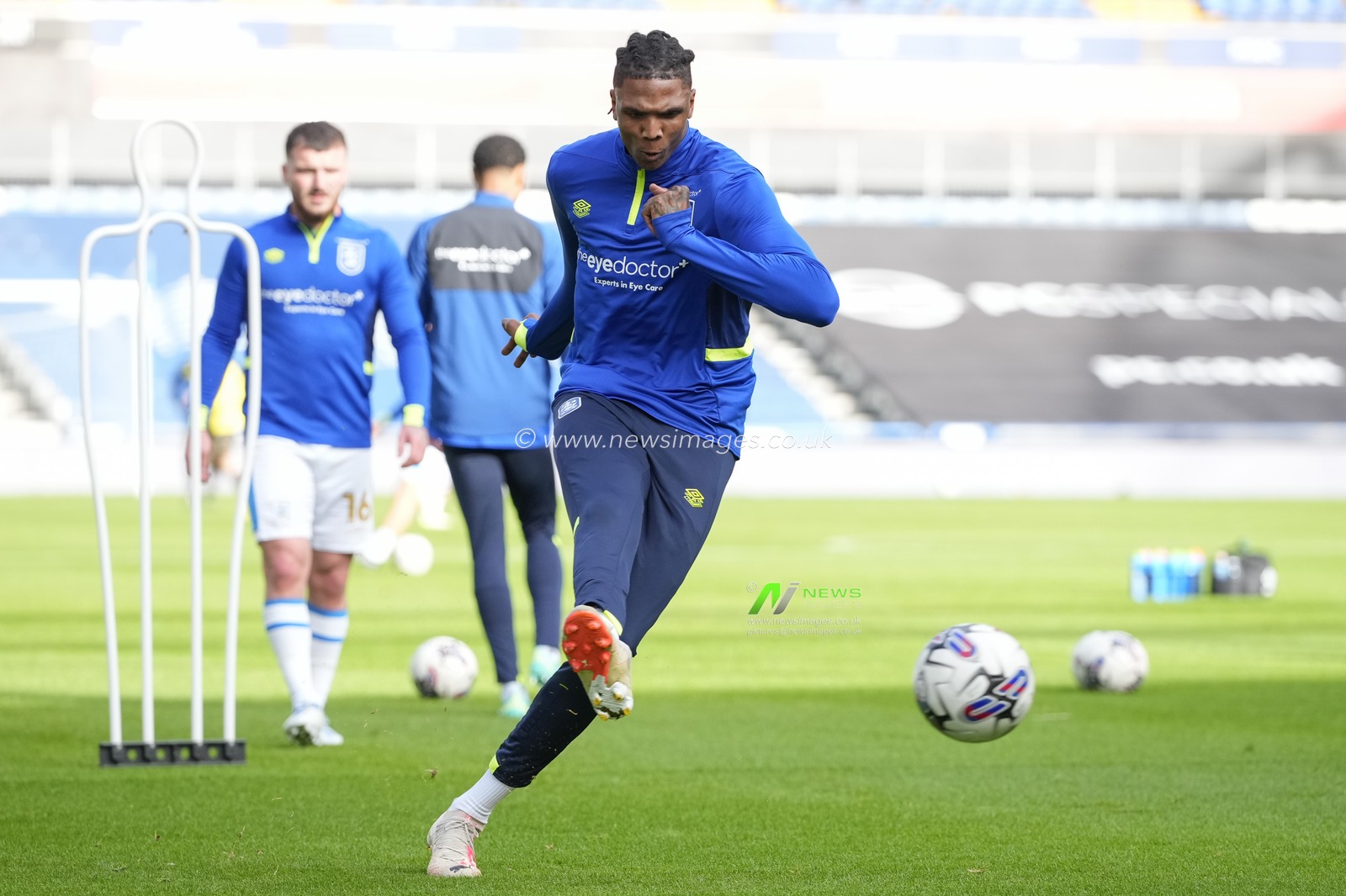 Kyle Hudlin #27 of Huddersfield Town warms up before the Sky Bet Championship match Huddersfield Town vs Queens Park Rangers at John Smith's Stadium, Huddersfield, United Kingdom, 21st October 2023

(Photo by Steve Flynn/News Images)