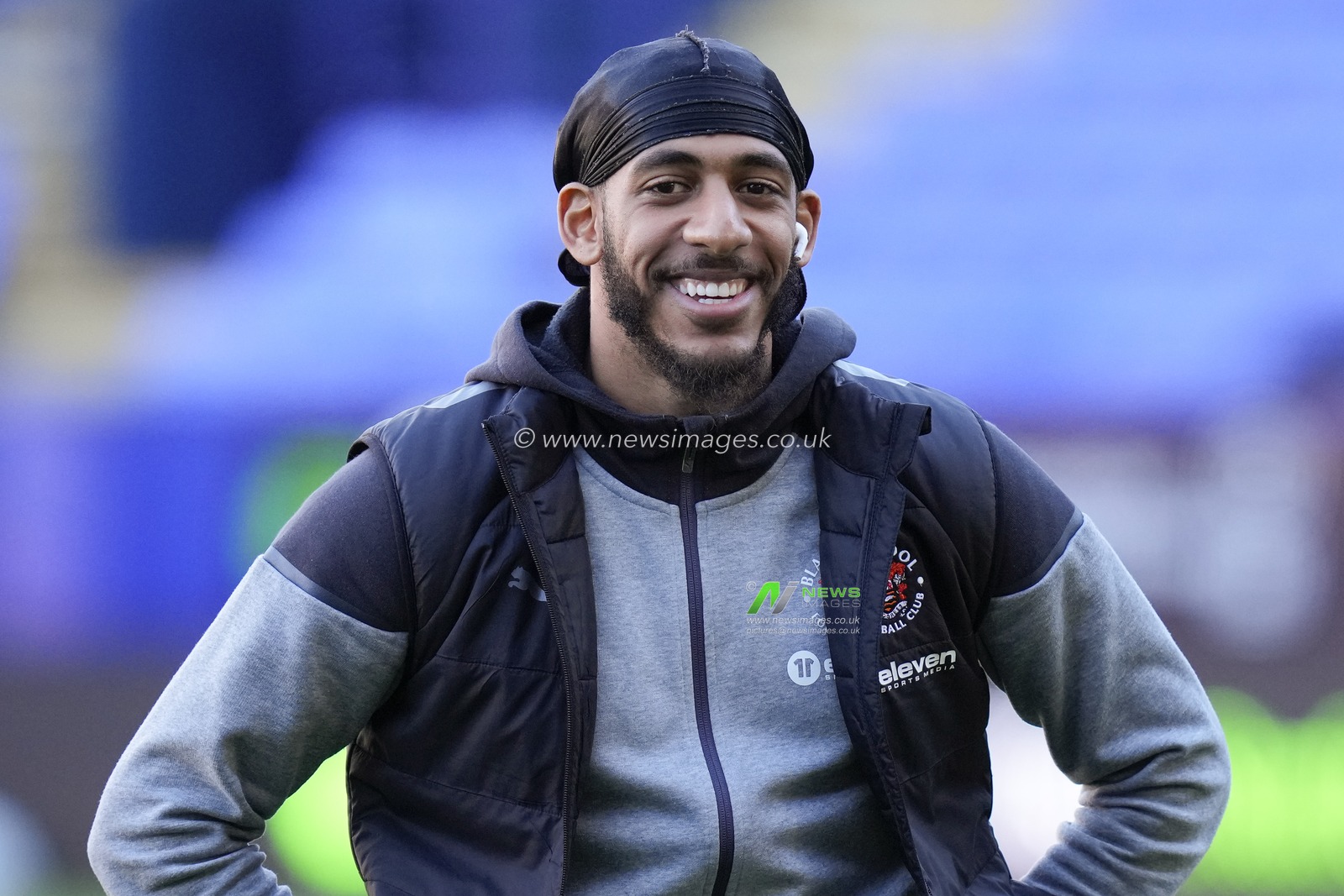 Dominic Thompson #23 of Blackpool inspects the pitch before the Sky Bet League 1 match Bolton Wanderers vs Blackpool at University of Bolton Stadium, Bolton, United Kingdom, 11th November 2023

(Photo by Steve Flynn/News Images)