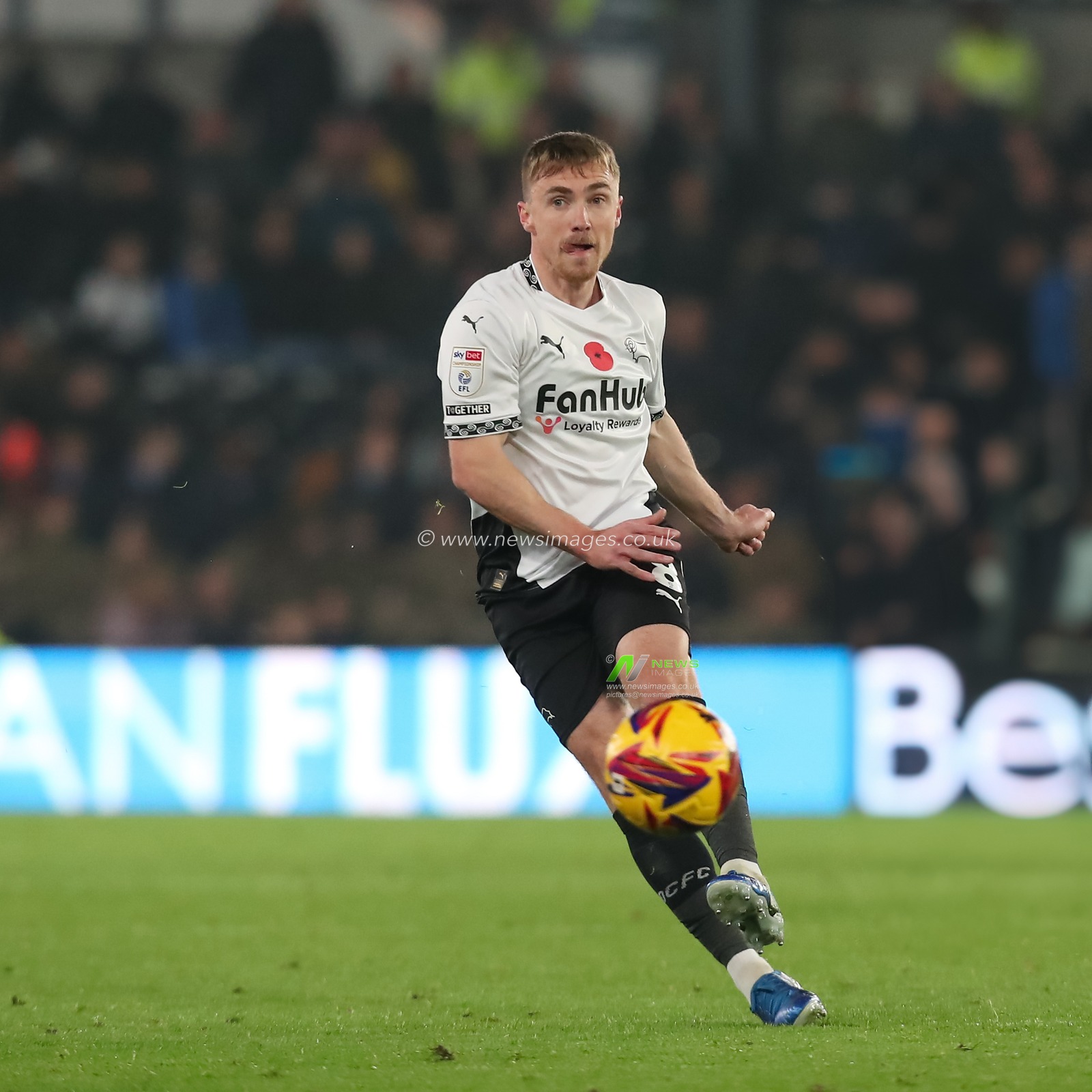 Ben Osborn of Derby County passes the ball during the Sky Bet Championship match Derby County vs Plymouth Argyle at Pride Park Stadium, Derby, United Kingdom, 9th November 2024

(Photo by Lee Keuneke/News Images)