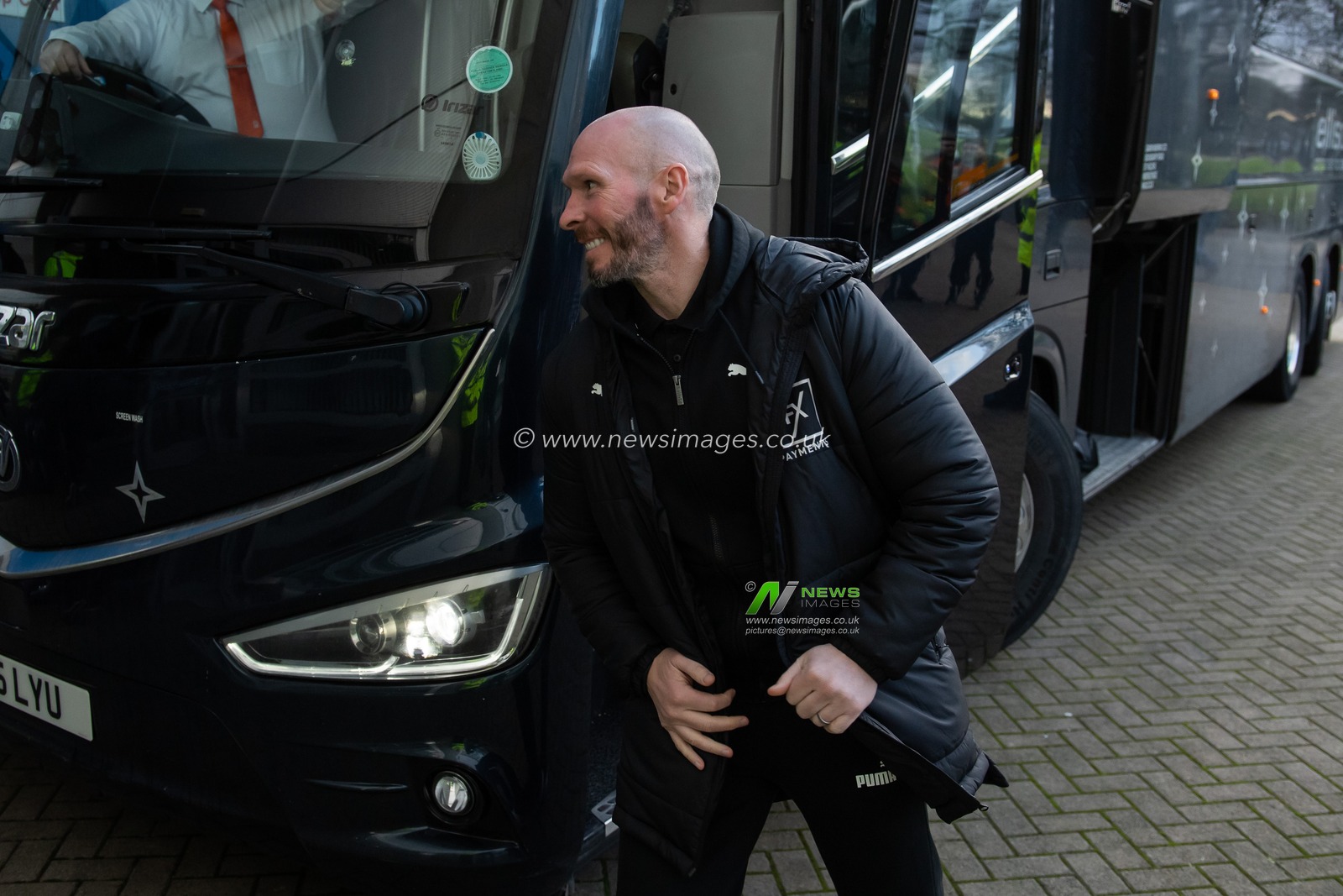 Michael Appleton manager of Blackpool arrives ahead of the Sky Bet Championship match Hull City vs Blackpool at MKM Stadium, Hull, United Kingdom, 26th December 2022

(Photo by Craig Thomas/News Images)