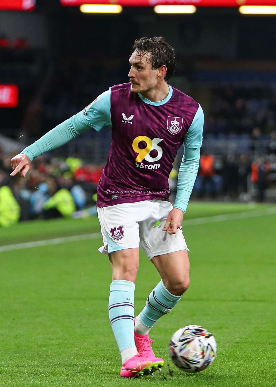 Connor Roberts of Burnley no look pass during the Sky Bet Championship match Burnley vs Hull City at Turf Moor, Burnley, United Kingdom, 12th February 2025

(Photo by Jorge Horsted/News Images)