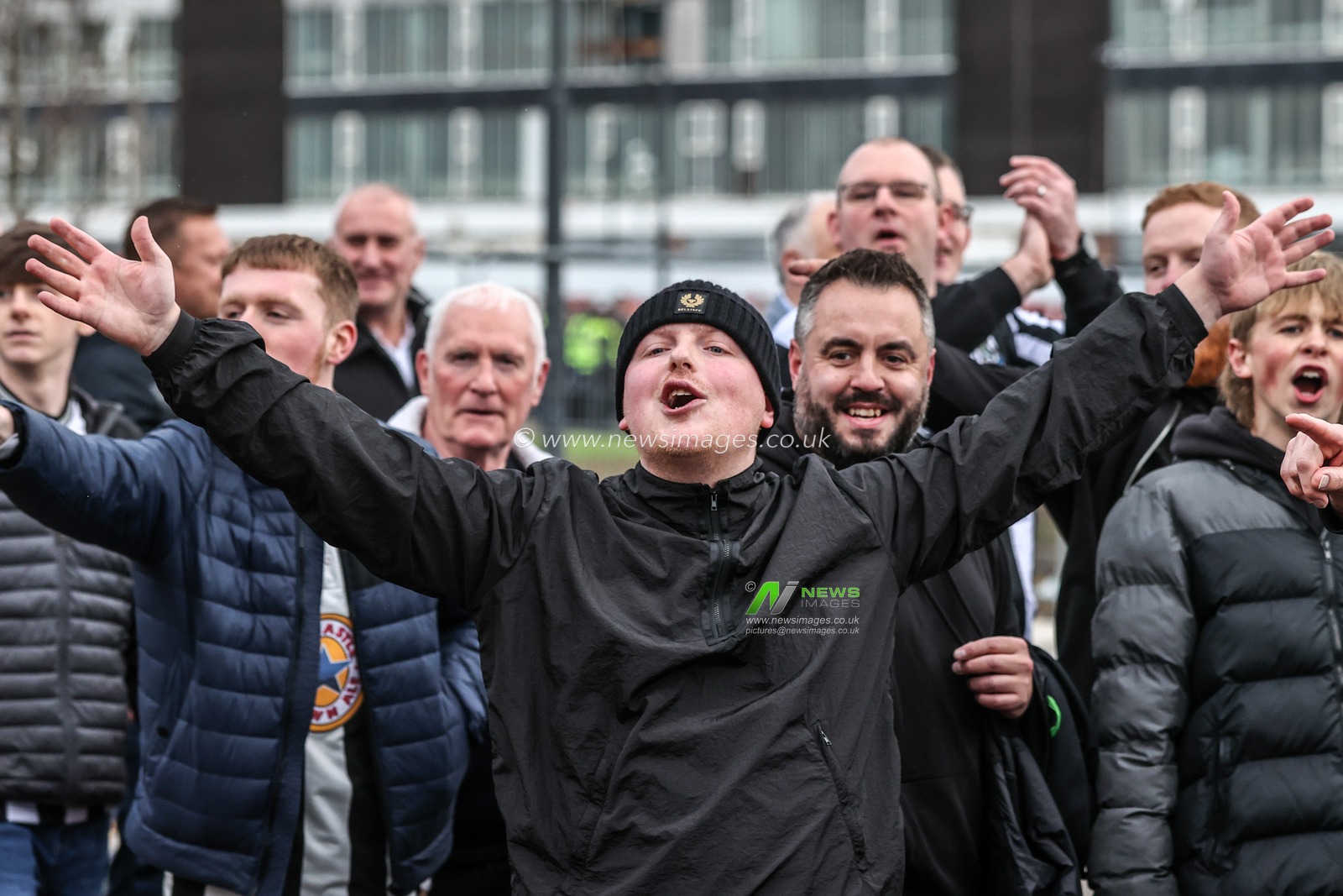 Newcastle fans and Sunderland fans clash during the Premier League match Sunderland vs Newcastle United at Stadium Of Light, Sunderland, United Kingdom, 14th December 2025

(Photo by Alfie Cosgrove/News Images)

*** GER AUT SUI OUT ***