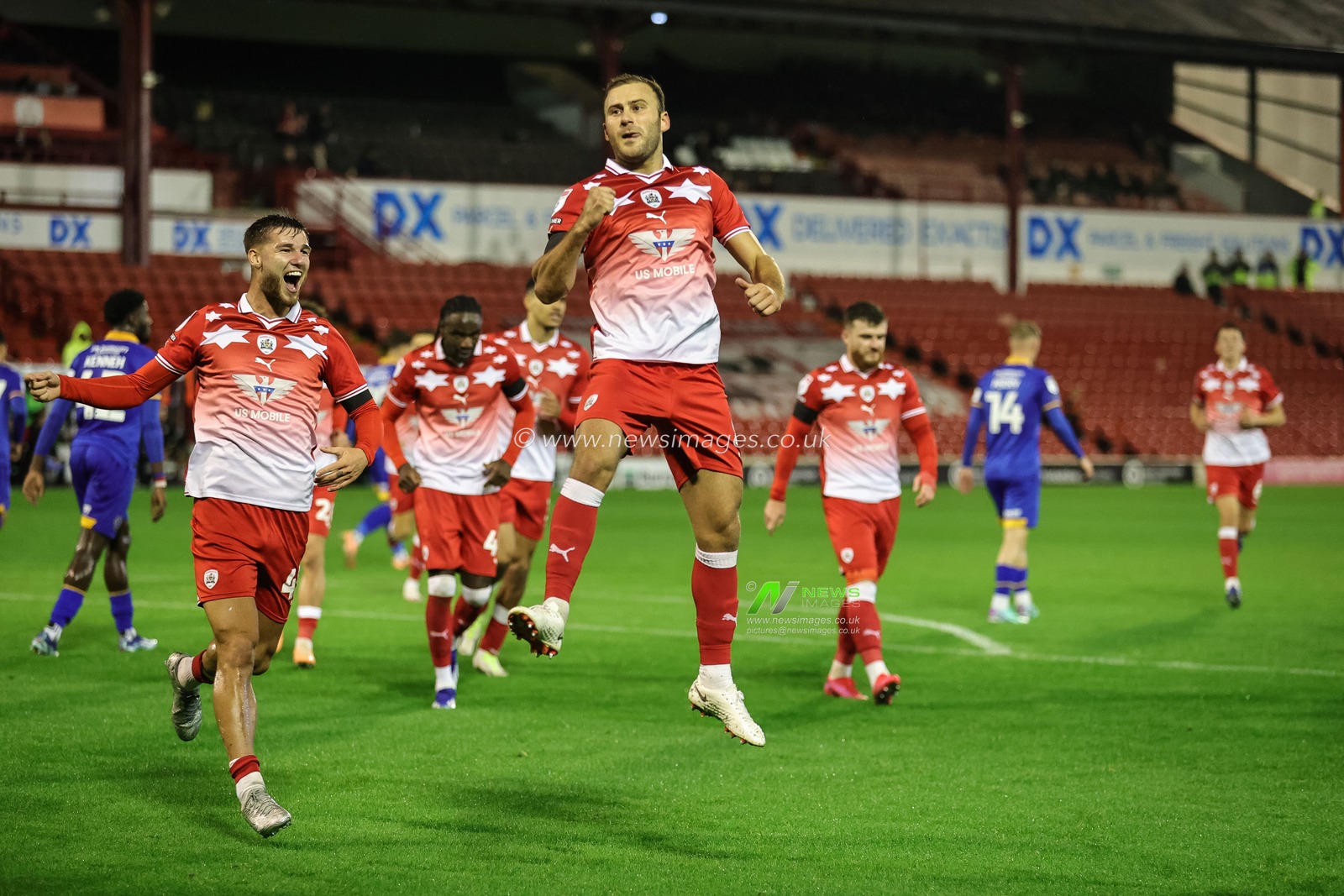 Herbie Kane #8 of Barnsley celebrates his goal to make it 1-0 during the Sky Bet League 1 match Barnsley vs Shrewsbury Town at Oakwell, Barnsley, United Kingdom, 24th October 2023

(Photo by Mark Cosgrove/News Images)