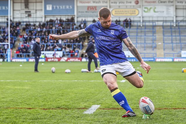 Marc Sneyd of Warrington Wolves in the pre-game warm up during the Betfred Super League Round 3 match Warrington Wolves vs Wakefield Trinity at The Halliwell Jones Stadium, Warrington, United Kingdom on 28 February 2026

(Photo by Alfie Cosgrove/News Images)