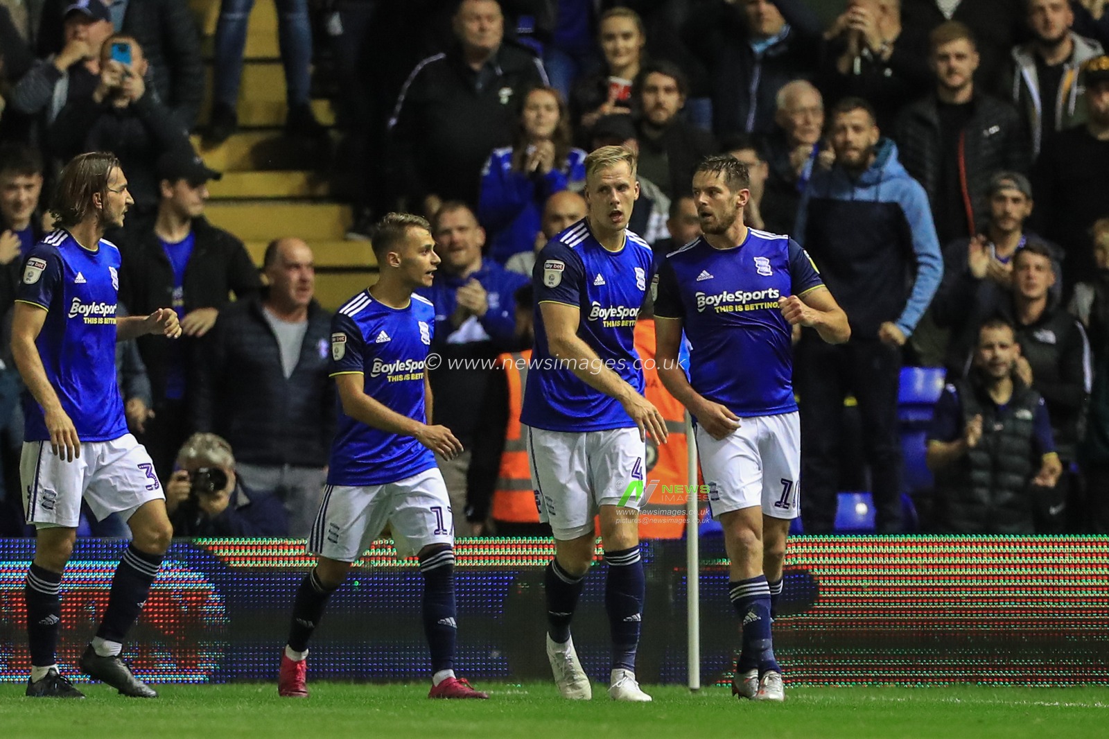 20th August 2019, St Andrew's, Birmingham, England; Sky Bet EFL Championship Football, Birmingham City vs Barnsley ; Lukas Jutkiewicz (10) of Birmingham City celebrates his goal to make it 1-0

Credit: Mark Cosgrove/News Images


English Football League images are subject to DataCo Licence