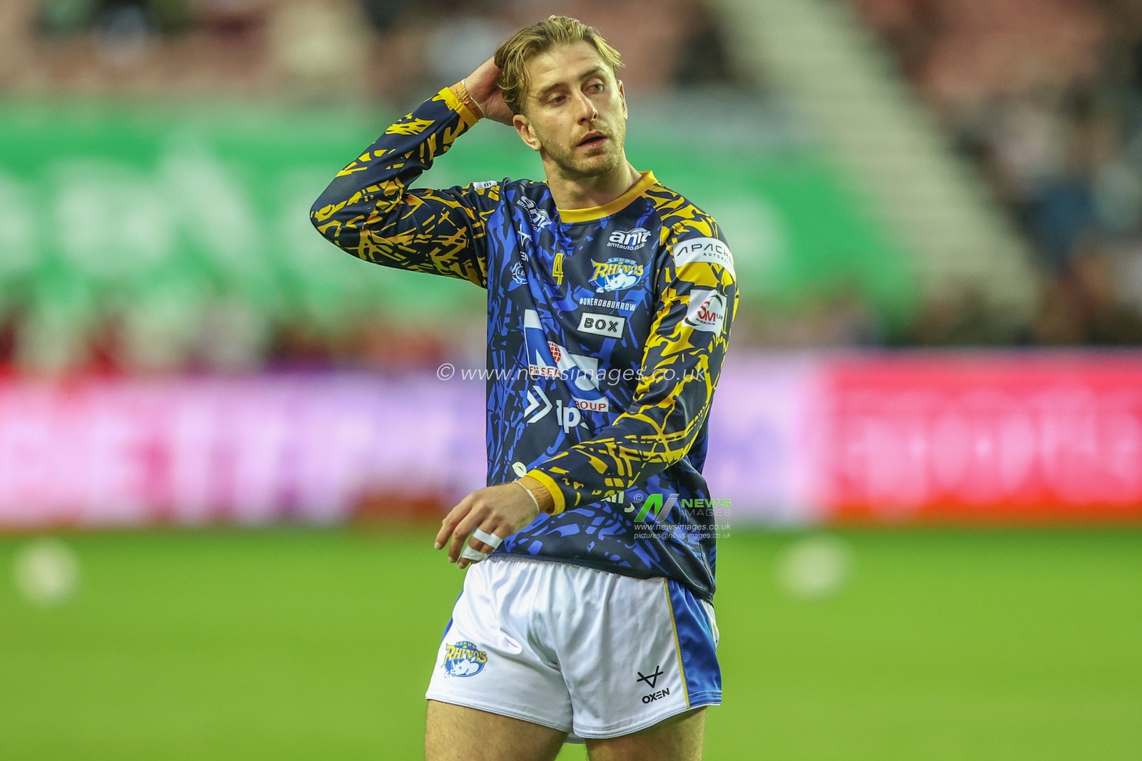 Paul Momirovski of Leeds Rhinos during pre-game warm up during the Betfred Super League Round 26 match Wigan Warriors vs Leeds Rhinos at The Brick Community Stadium, Wigan, United Kingdom, 13th September 2024

(Photo by Alfie Cosgrove/News Images)