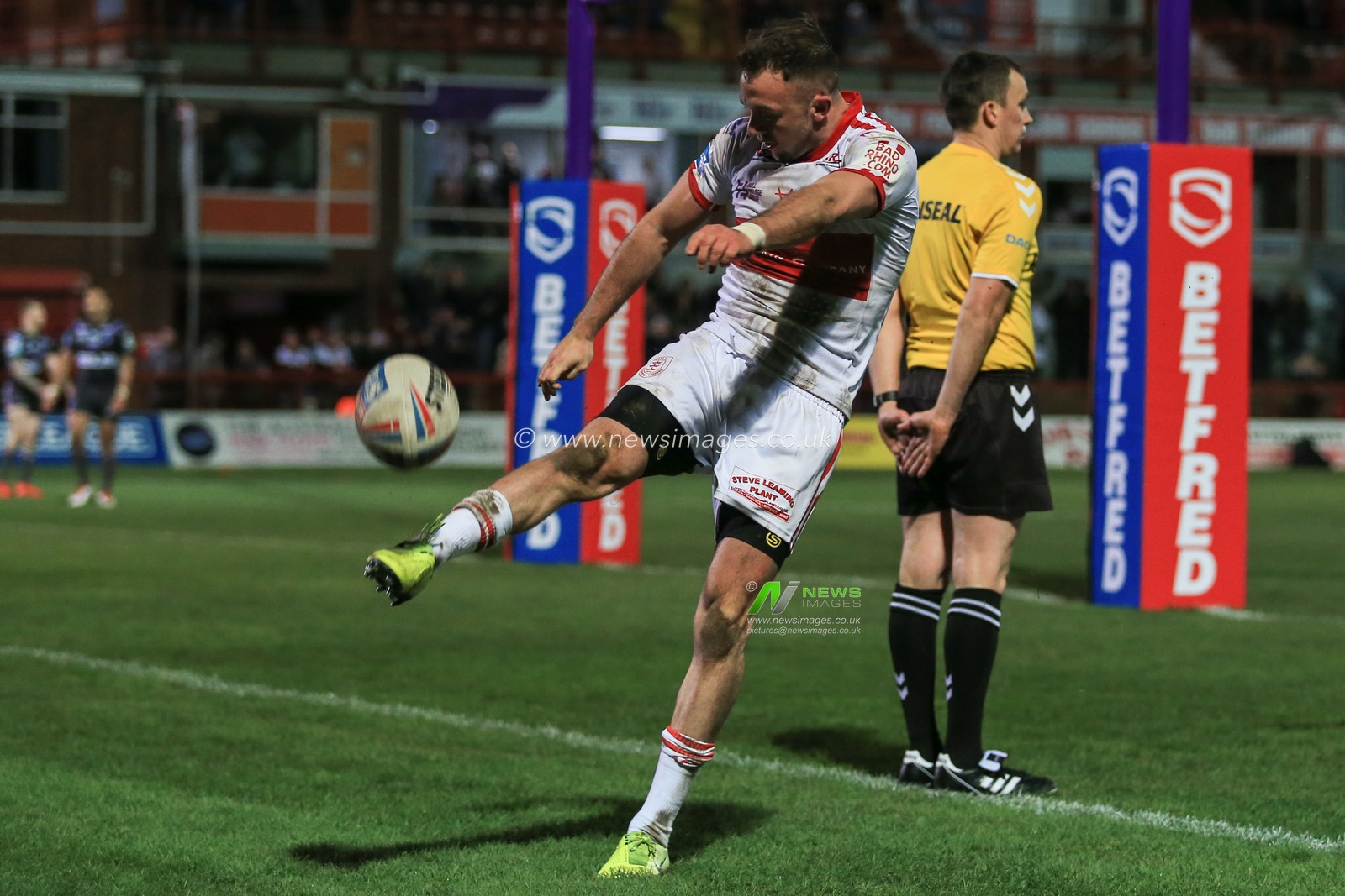 31st January 2020, KHull College Craven Park , Kingston upon Hull, England; Betfred Super League, Hull Kingston Rovers v Wakefield Trinity : Ryan Brierley (31) of Hull KR kicks the ball in celebration of scoring his try
