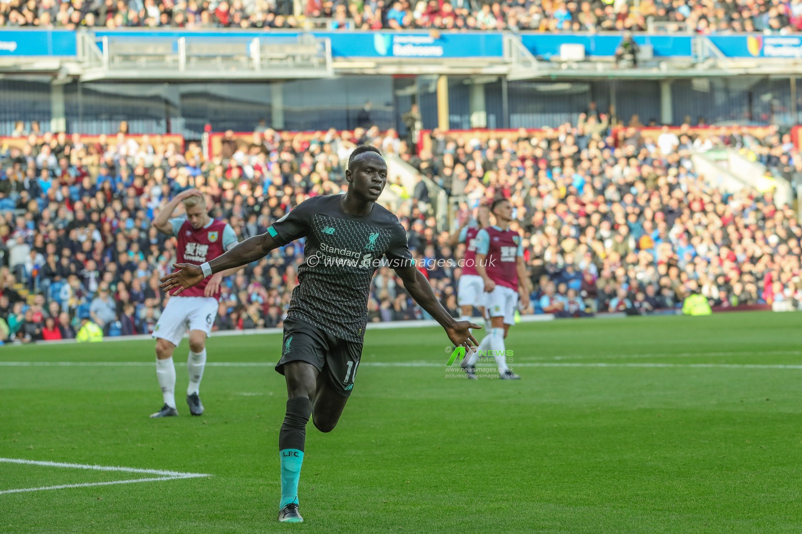 31st August 2019, Turf Moor, Burnley, England ; Premier League Football, Burnley vs Liverpool : Sadio Mane (10) of Liverpool celebrates his goal to make it 0-2

Credit: Mark Cosgrove/News Images

English Football League images are subject to DataCo Licence