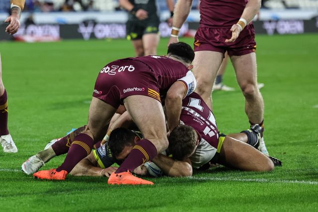 Ryan Hall of Leeds Rhinos goes over for a try during the Betfred Super League round 8 match Huddersfield Giants vs Leeds Rhinos at Accu Stadium, Huddersfield, United Kingdom on 17 April 2026

(Photo by Mark Cosgrove/News Images)