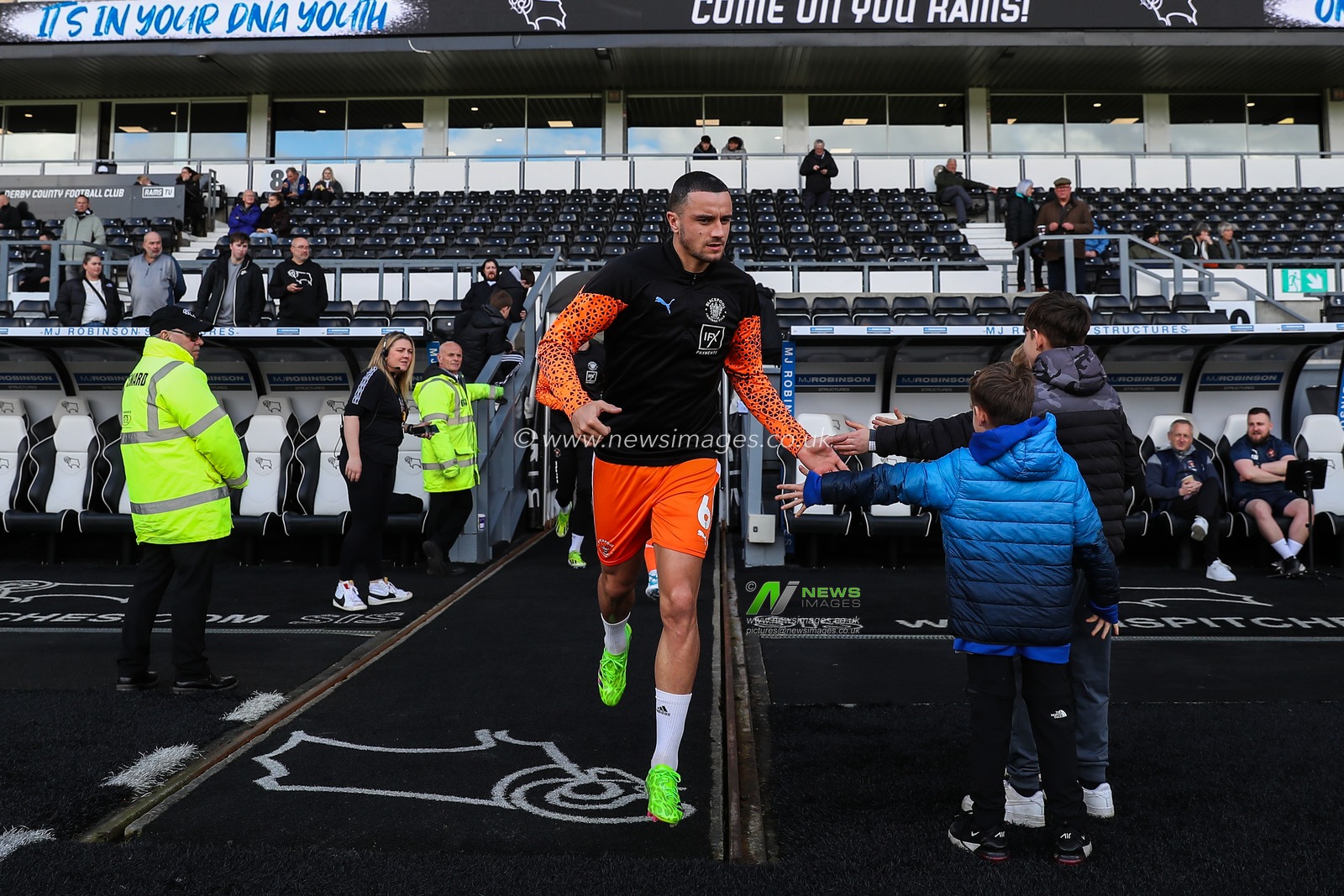 Oliver Norburn of Blackpool during the pre-game warm up ahead of the Sky Bet League 1 match Derby County vs Blackpool at Pride Park Stadium, Derby, United Kingdom, 29th March 2024

(Photo by Gareth Evans/News Images)