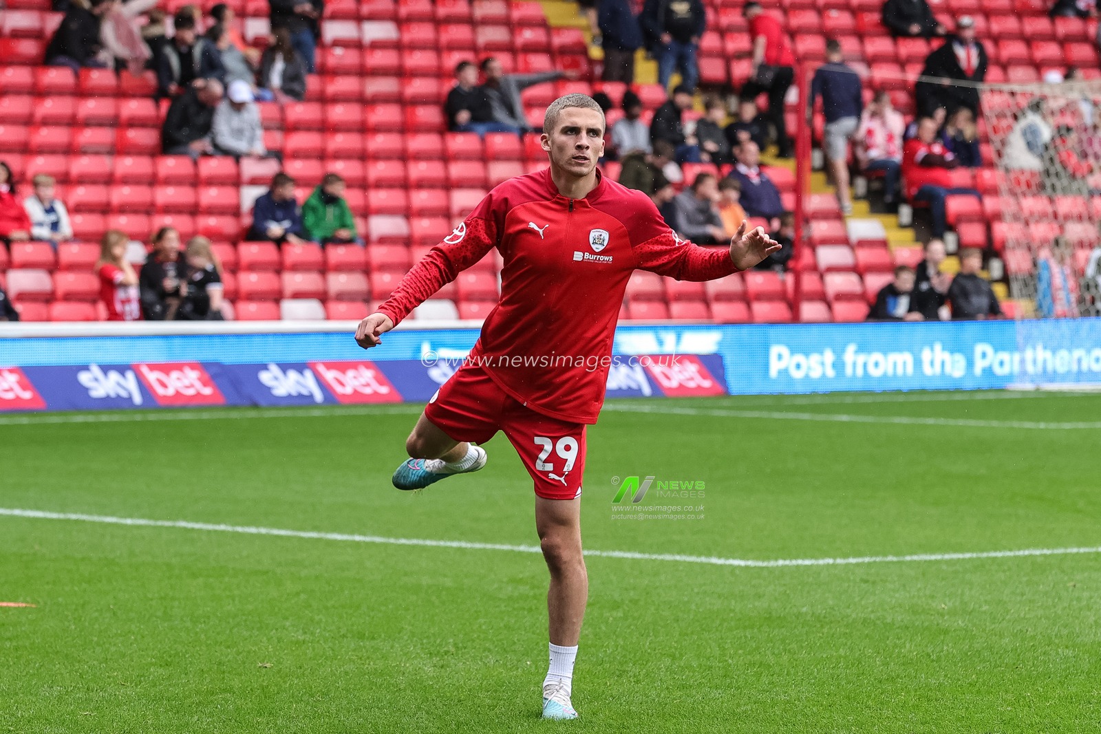 Owen Dodgson #29 of Barnsley in the pregame warmup session during the Sky Bet League 1 match Barnsley vs Blackpool at Oakwell, Barnsley, United Kingdom, 30th September 2023

(Photo by Mark Cosgrove/News Images)