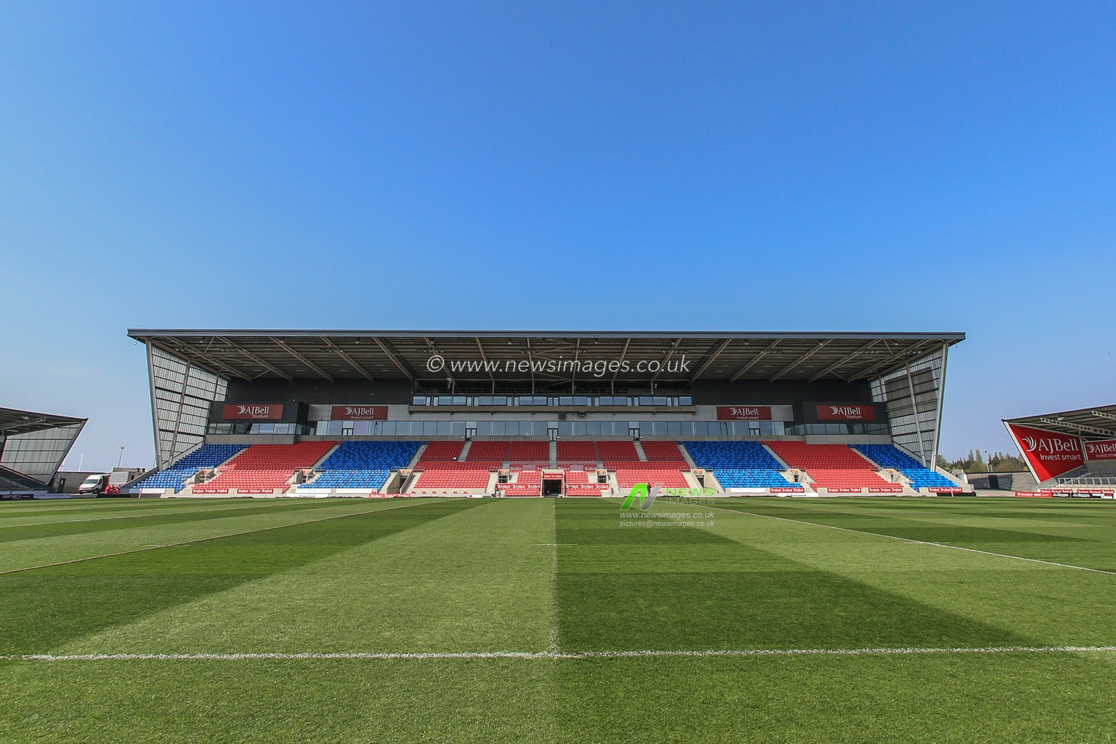22nd April 2019 ,  AJ Bell Stadium, Salford, England;  Betfred Super League, Round 12, Salford Red Devils vs Wigan Warriors ; A general vie of the AJ Bell Stadium 

Credit: Mark Cosgrove/News Images