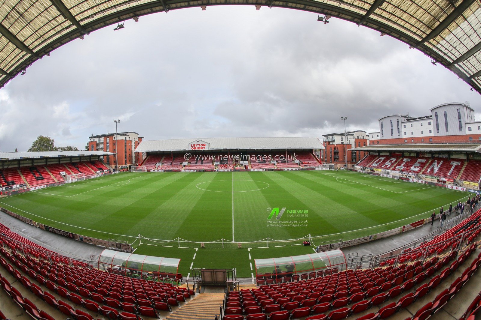A general view of Matchroom Stadium during the Sky Bet League 1 match Leyton Orient vs Barnsley at Matchroom Stadium, London, United Kingdom, 21st October 2023

(Photo by Alfie Cosgrove/News Images)