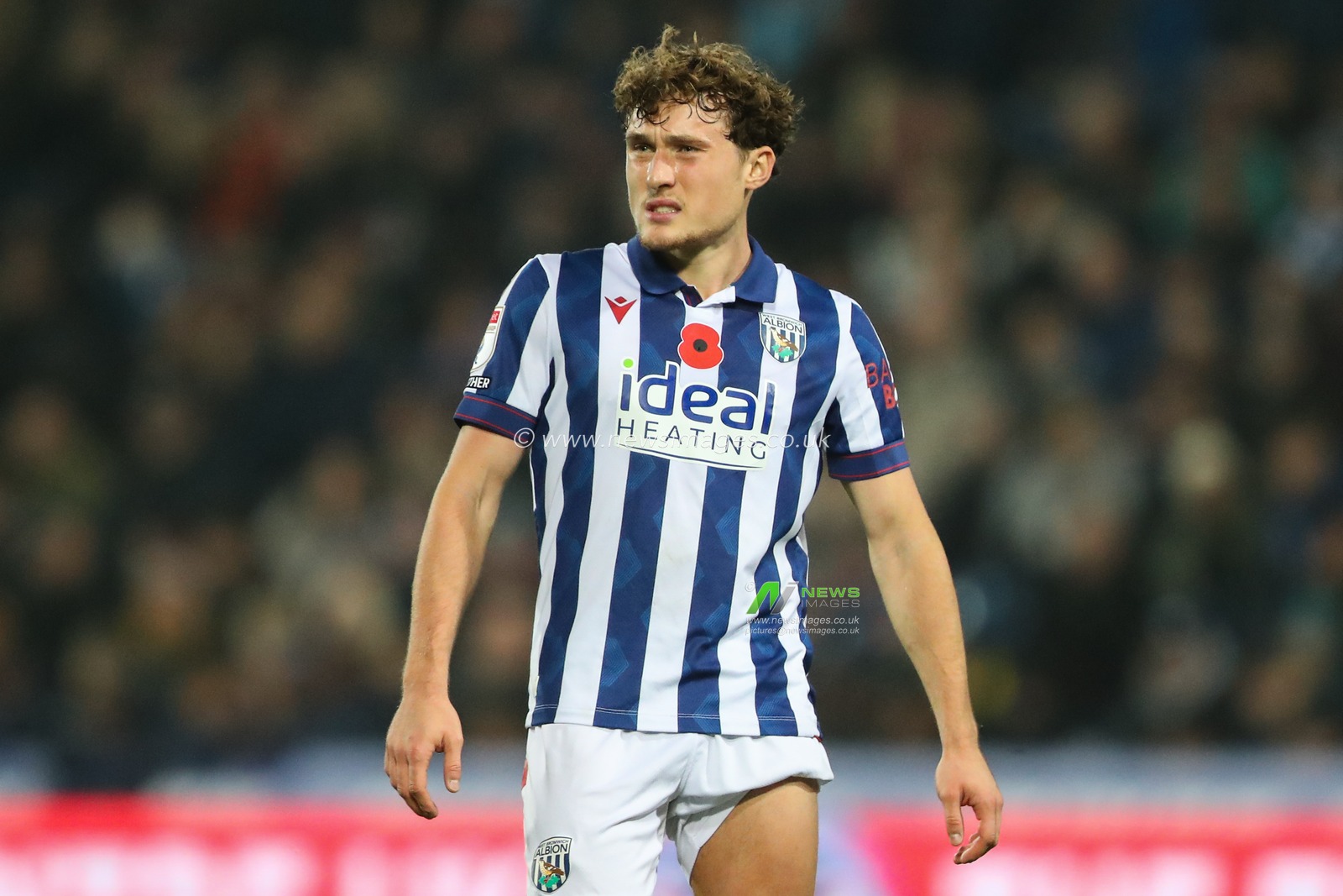 Callum Styles of West Bromwich Albion during the Sky Bet Championship match West Bromwich Albion vs Burnley at The Hawthorns, West Bromwich, United Kingdom, 7th November 2024

(Photo by Gareth Evans/News Images)