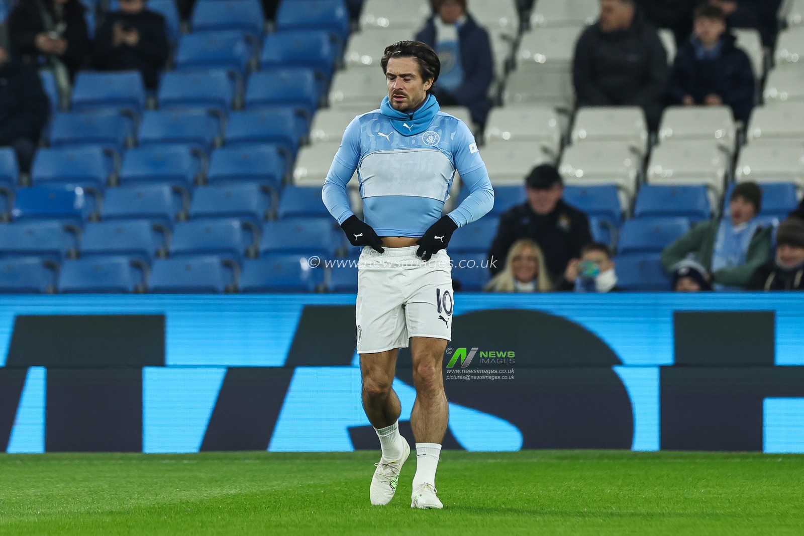 Jack Grealish of Manchester City during the pre-game warmup ahead of the Emirates FA Cup 3rd Round match Manchester City vs Salford City at Etihad Stadium, Manchester, United Kingdom, 11th January 2025

(Photo by Mark Cosgrove/News Images)
