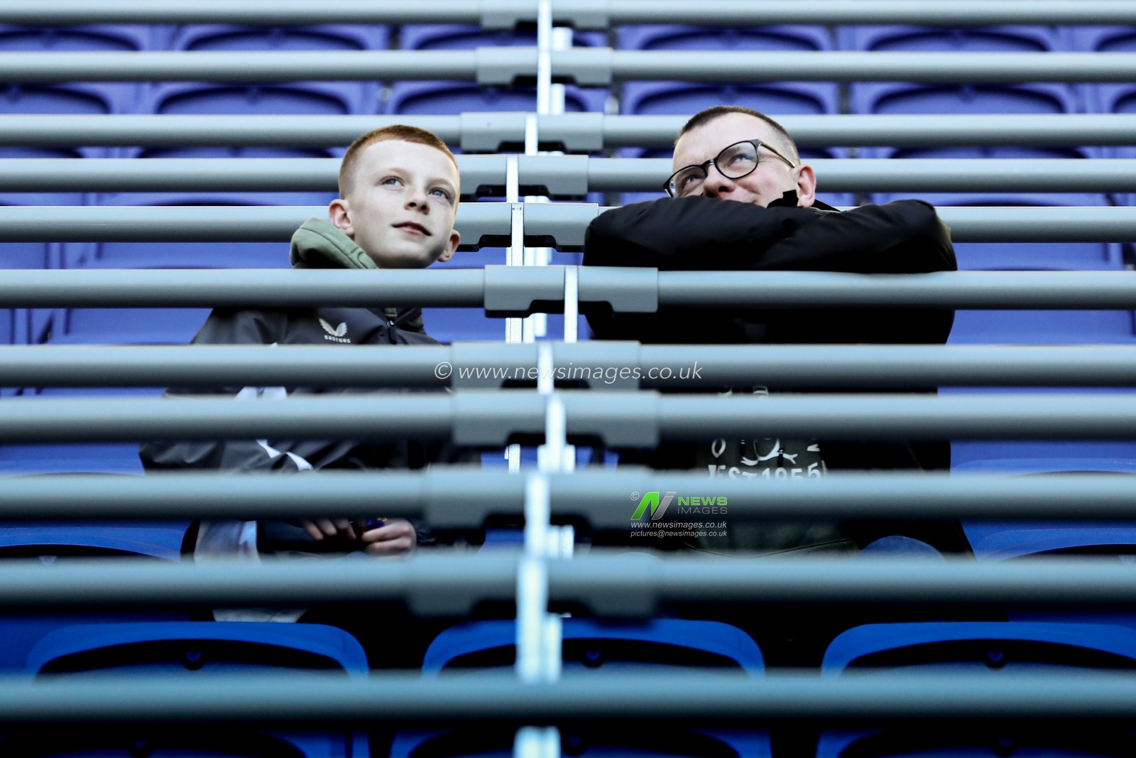 Everton fan takes seat ahead of the Premier League match Everton vs Fulham at Hill Dickinson Stadium, Liverpool, United Kingdom, 8th November 2025

(Photo by Jorge Horsted/News Images)

*** GER AUT SUI OUT ***