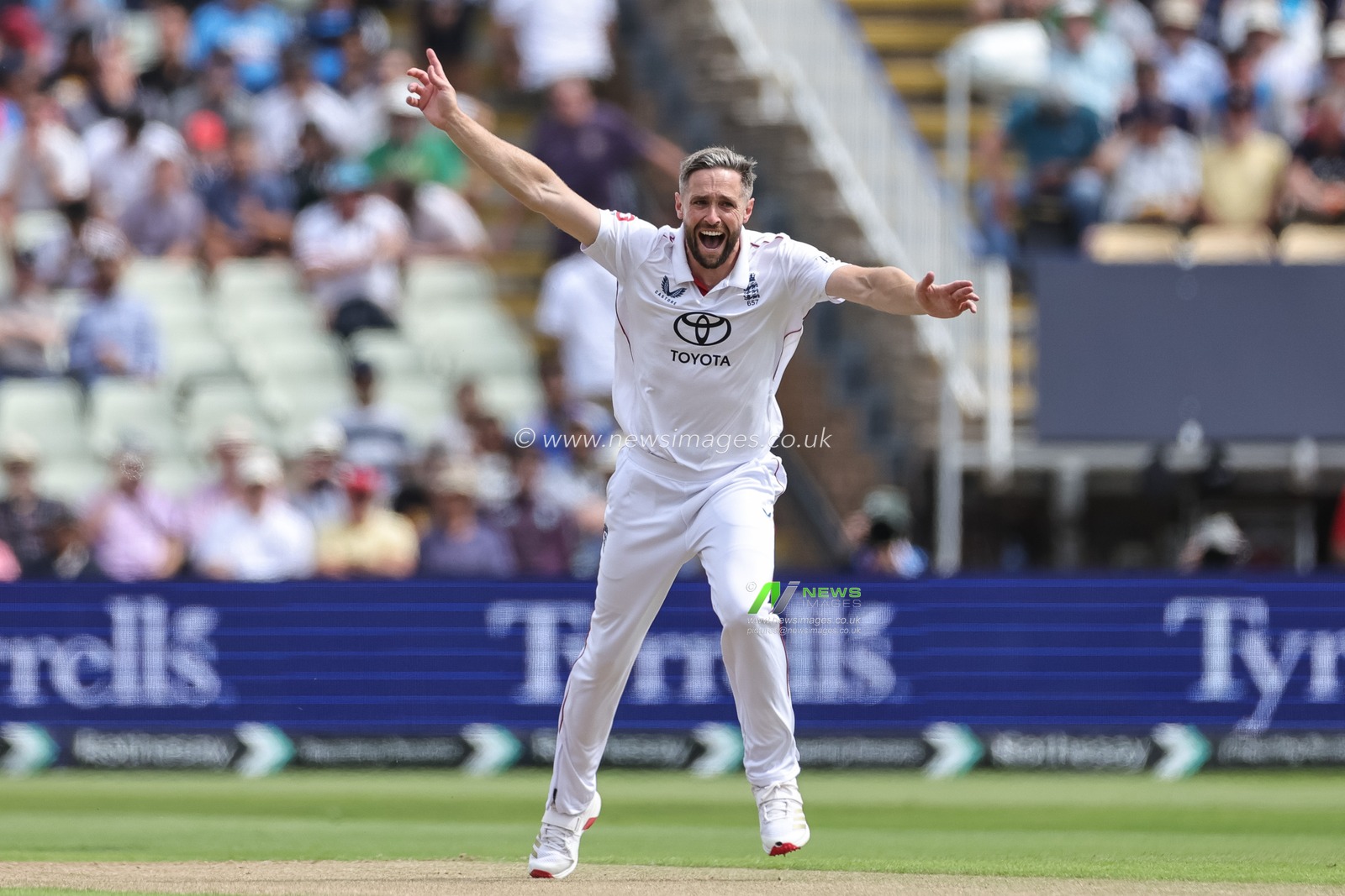 Chris Woakes of England call for the wicket of KL Rahul of India but its quickly ruled out during the 2nd Rothesay Test Match Day 1 England vs India at Edgbaston, Birmingham, United Kingdom, 2nd July 2025

(Photo by Mark Cosgrove/News Images)
