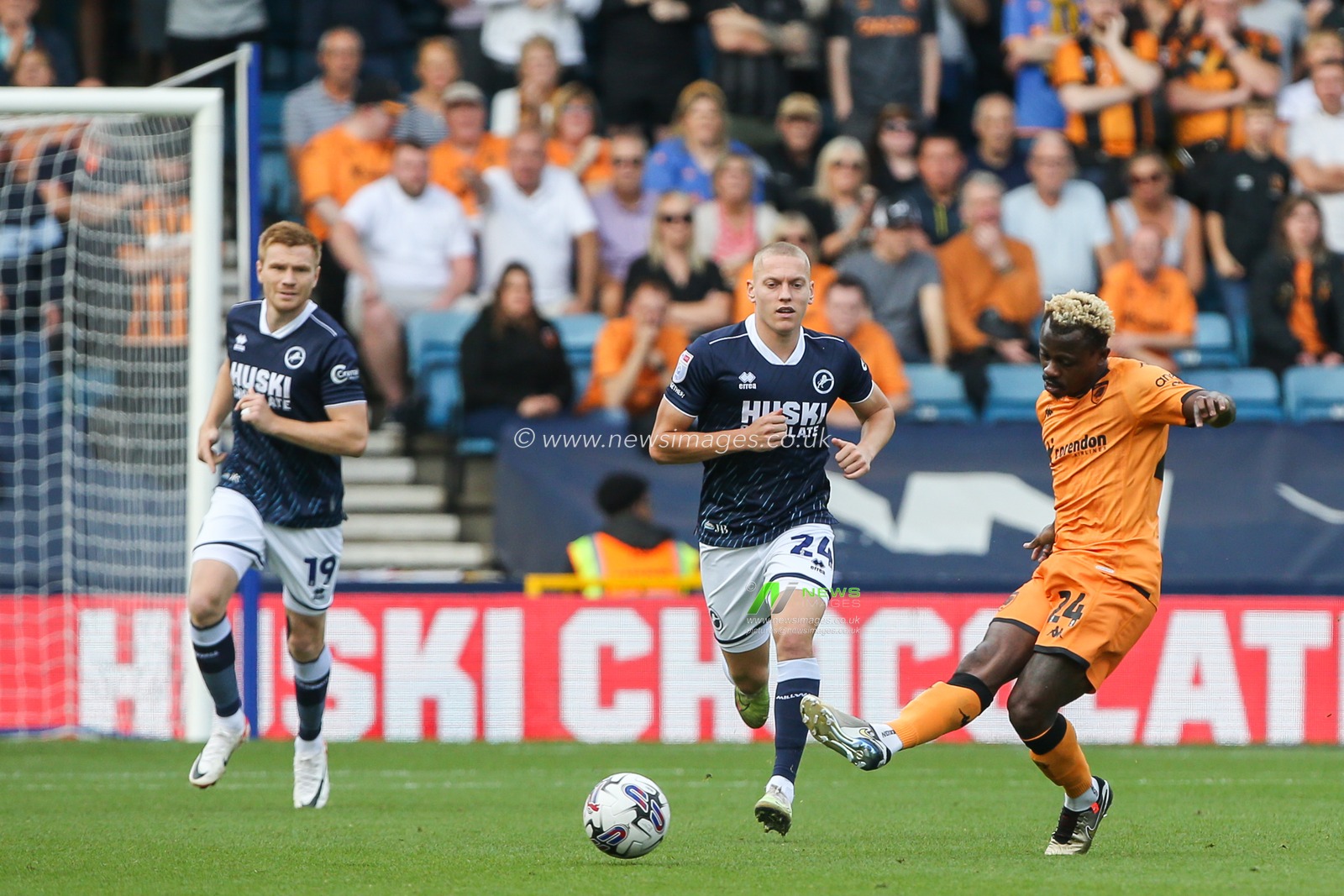 Jean MichaÃ«l Seri #24 of Hull City passes the ball during the Sky Bet Championship match Millwall vs Hull City at The Den, London, United Kingdom, 7th October 2023

(Photo by Arron Gent/News Images)