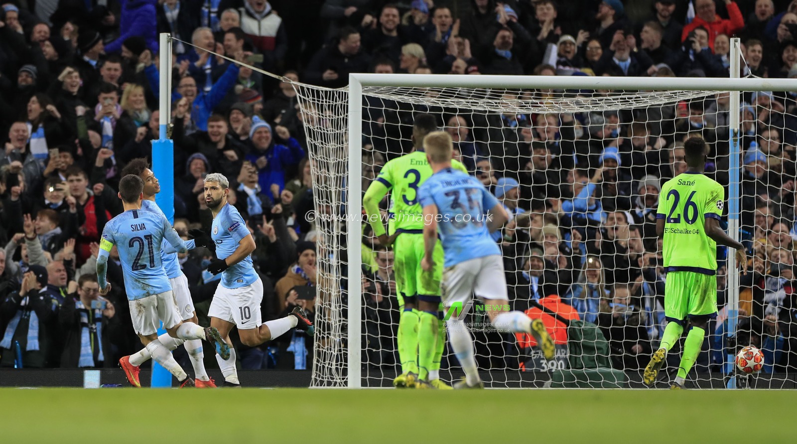 12th March 2019 , Etihad Stadium, Manchester, England; UEFA Champions League, Round of 16, Manchester City v Schalke ; Sergio Aguero (10) of Manchester City turns to celebrate scoring a penalty in the 35th minute, 1-0 to City
Credit: Conor Molloy/News Images