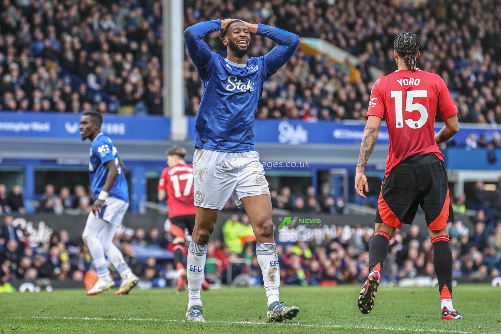 Beto of Everton reacts to a missed chance on goal during the Premier League match Everton vs Manchester United at Goodison Park, Liverpool, United Kingdom, 22nd February 2025

(Photo by Alfie Cosgrove/News Images)
