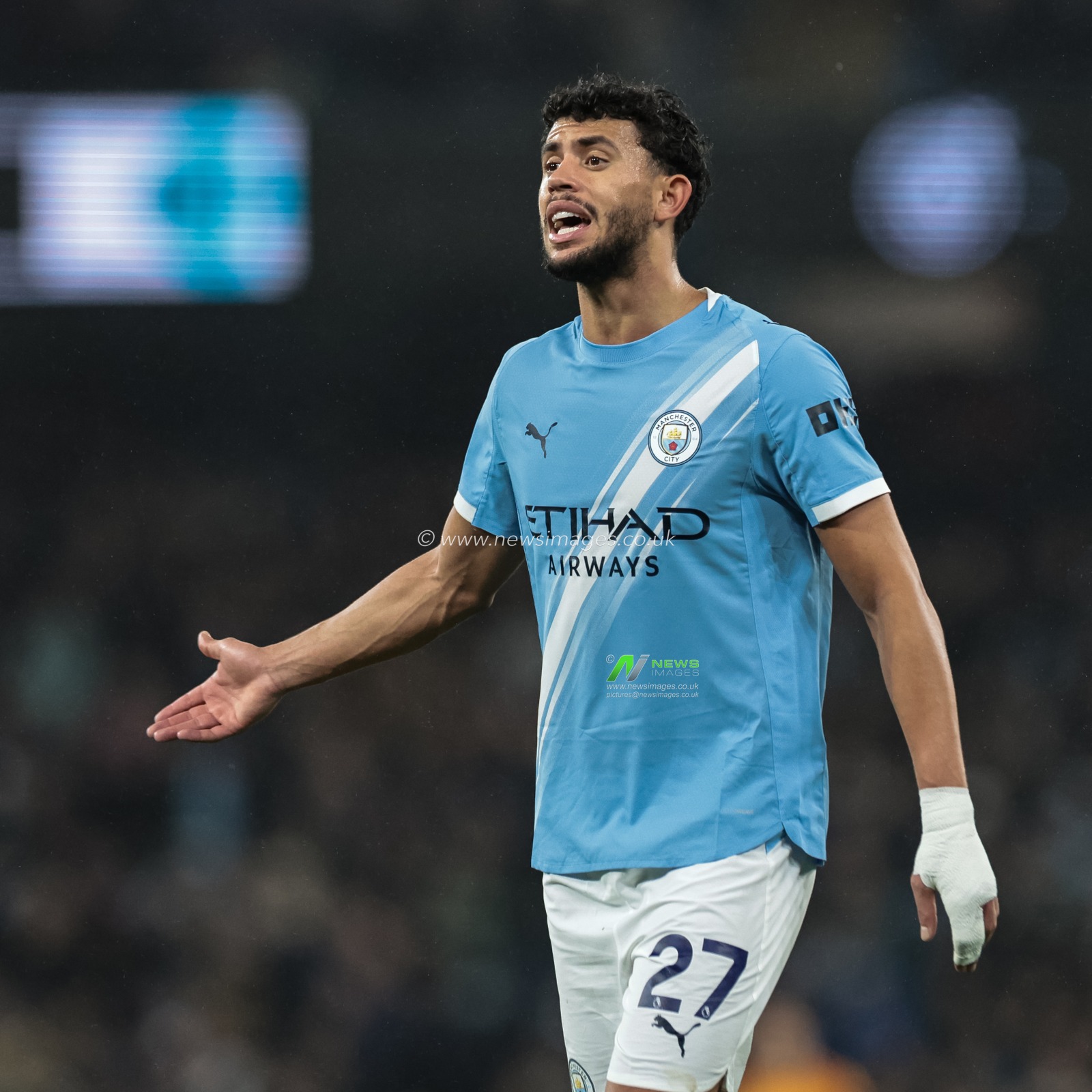 Matheus Nunes of Manchester City reacts during the Premier League match Manchester City vs Sunderland at Etihad Stadium, Manchester, United Kingdom, 6th December 2025

(Photo by Mark Cosgrove/News Images)

*** GER AUT SUI OUT ***