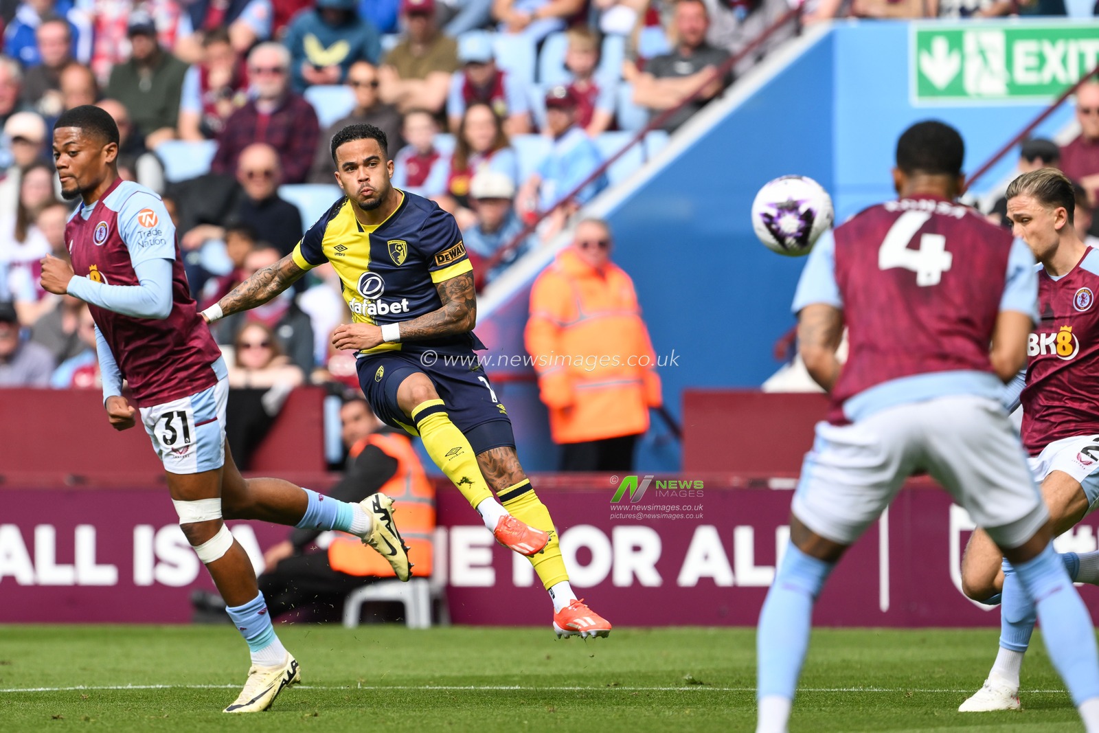 Justin Kluivert of Bournemouth shoots on goal during the Premier League match Aston Villa vs Bournemouth at Villa Park, Birmingham, United Kingdom, 21st April 2024

(Photo by Craig Thomas/News Images)