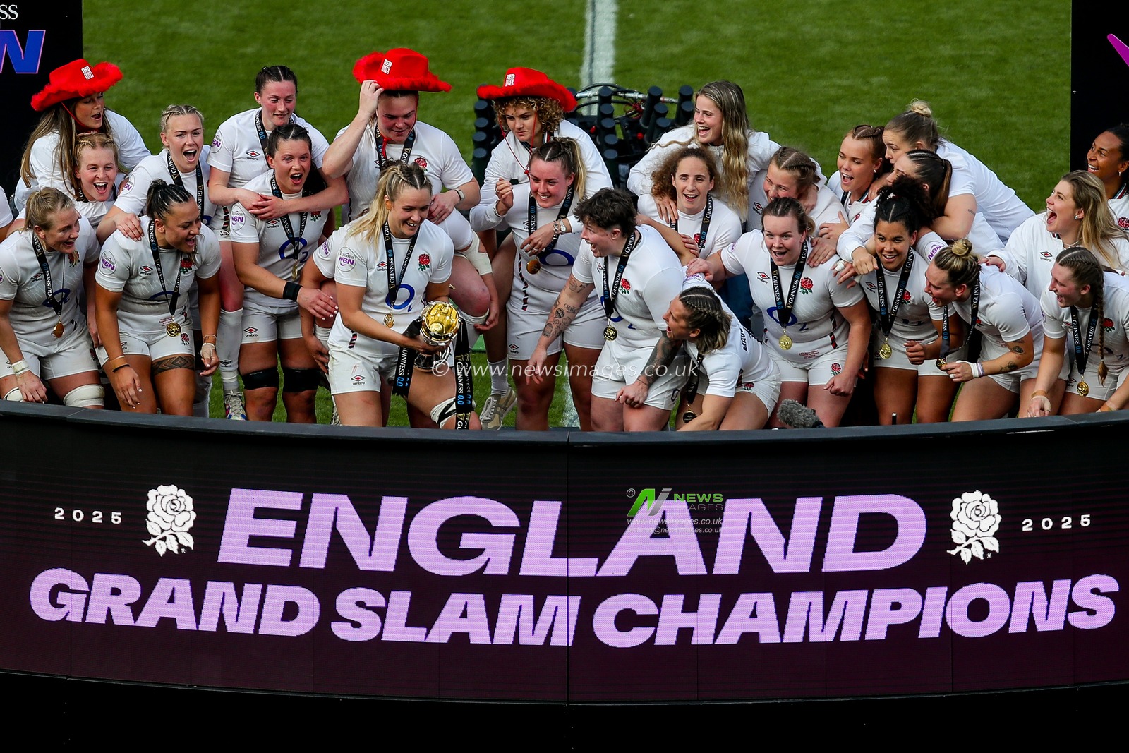 England Women lift the trophy after their Grand Slam victory following the 2025 Guinness Womenâ€™s Six Nations match England vs France at Allianz Stadium, Twickenham, United Kingdom, 26th April 2025

(Photo by Izzy Poles/News Images)