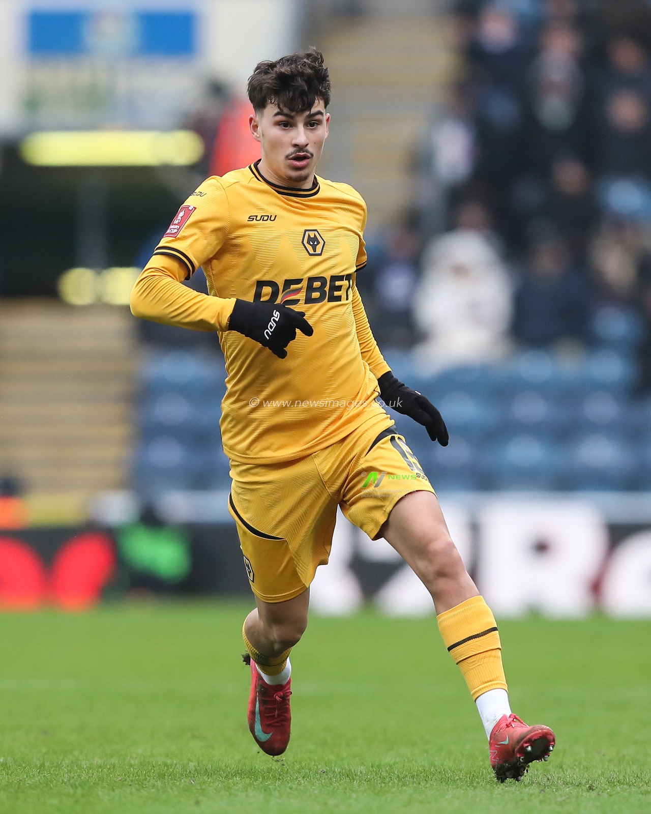 Rodrigo Gomes of Wolverhampton Wanderers during the Emirates FA Cup Fourth Round Blackburn Rovers vs Wolverhampton Wanderers at Ewood Park, Blackburn, United Kingdom, 9th February 2025

(Photo by Gareth Evans/News Images)