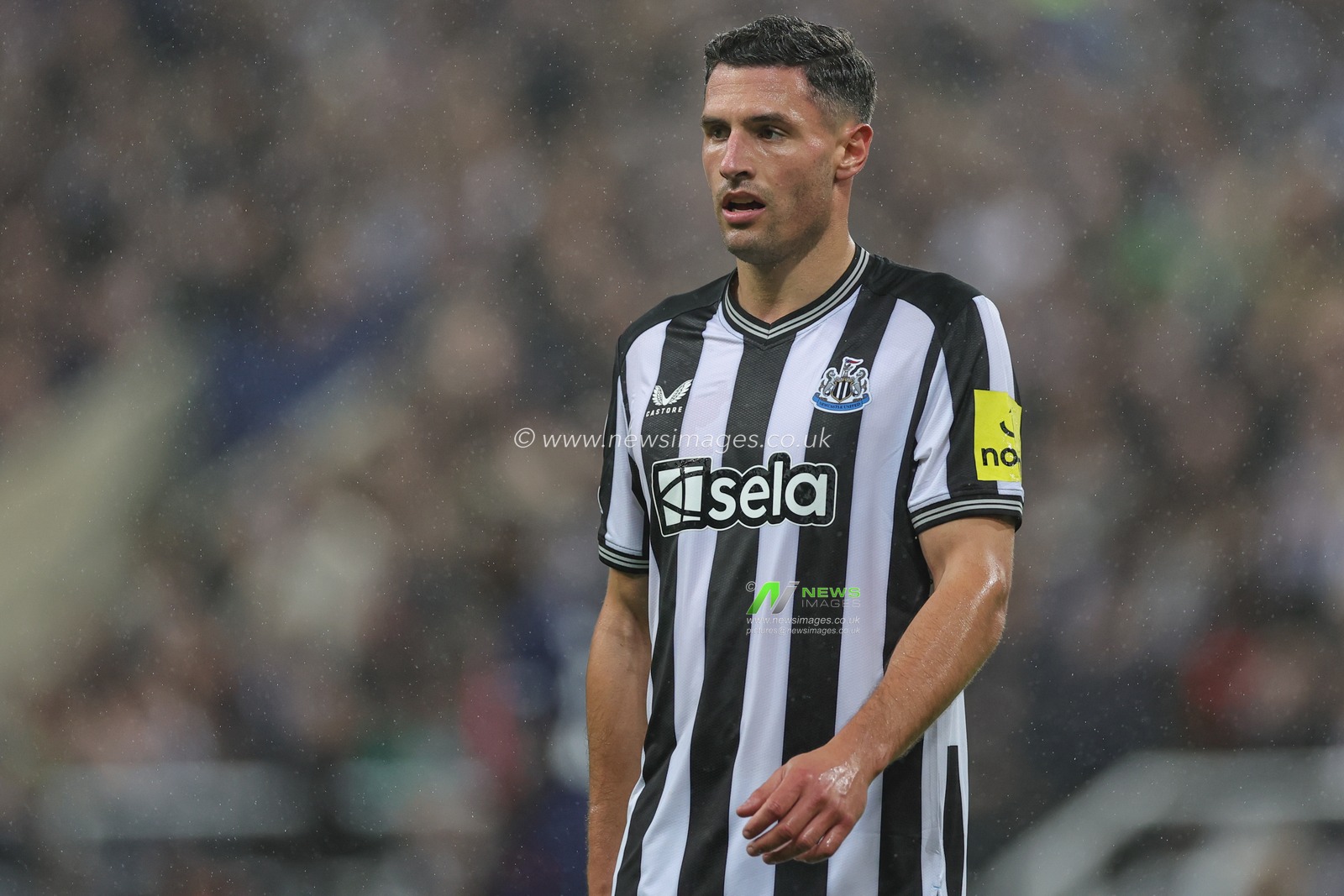 Fabian SchÃ¤r #5 of Newcastle United during the UEFA Champions League match Newcastle United vs Paris Saint-Germain at St. James's Park, Newcastle, United Kingdom, 4th October 2023

(Photo by Mark Cosgrove/News Images)