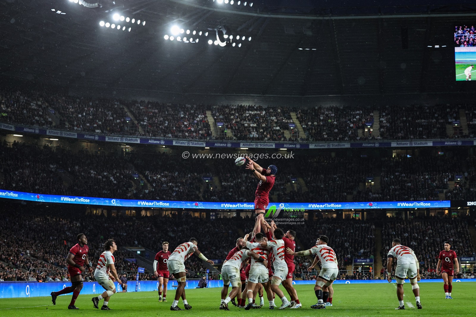 George Martin of England jumps up to win the high ball during the Autumn Nations Series match England vs Japan at Allianz Stadium, Twickenham, United Kingdom, 24th November 2024

(Photo by Mark Cosgrove/News Images)