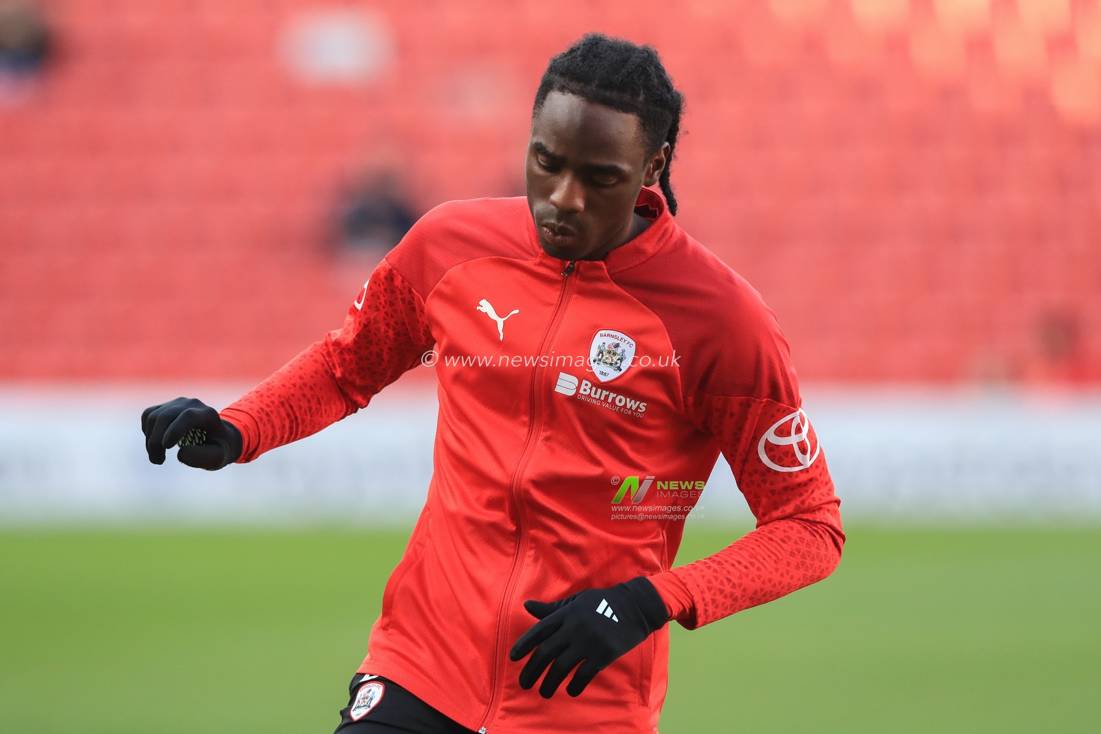 Devante Cole of Barnsley in the pregame warmup session during the Sky Bet League 1 match Barnsley vs Bristol Rovers at Oakwell, Barnsley, United Kingdom, 13th January 2024

(Photo by Alfie Cosgrove/News Images)