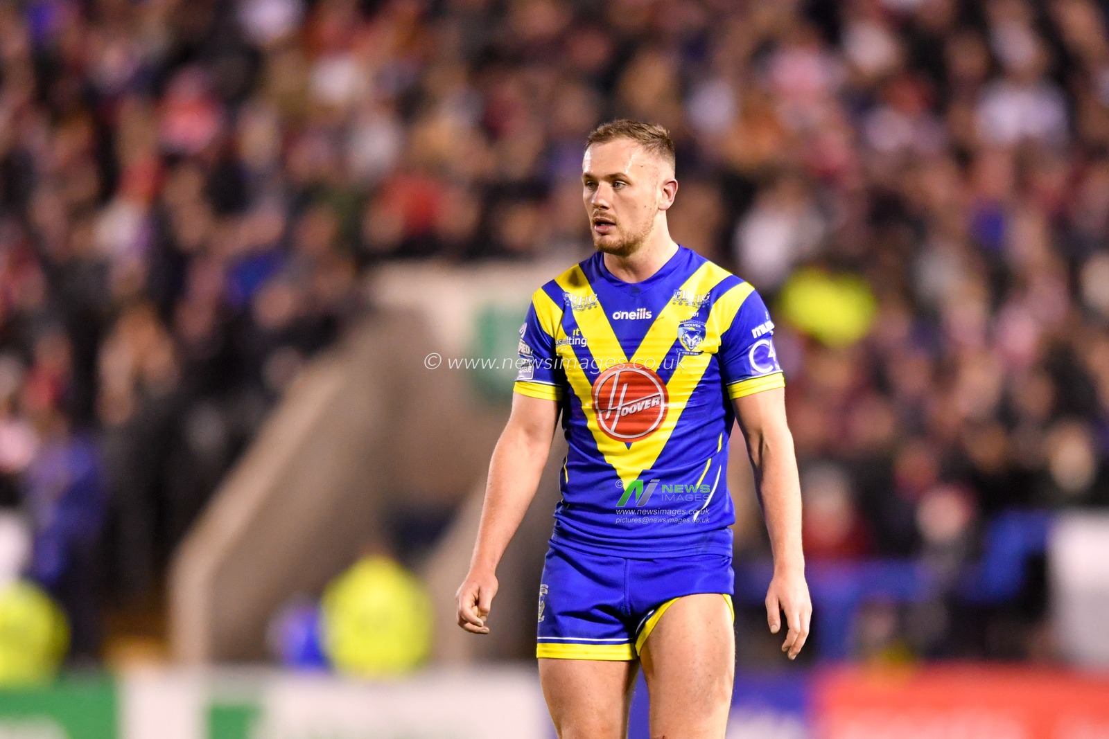 6th February 2020, Halliwell Jones Stadium, Warrington, England; Betfred Super League, Warrington Wolves v Saint Helens : Ben Currie (11) of Warrington Wolves in action