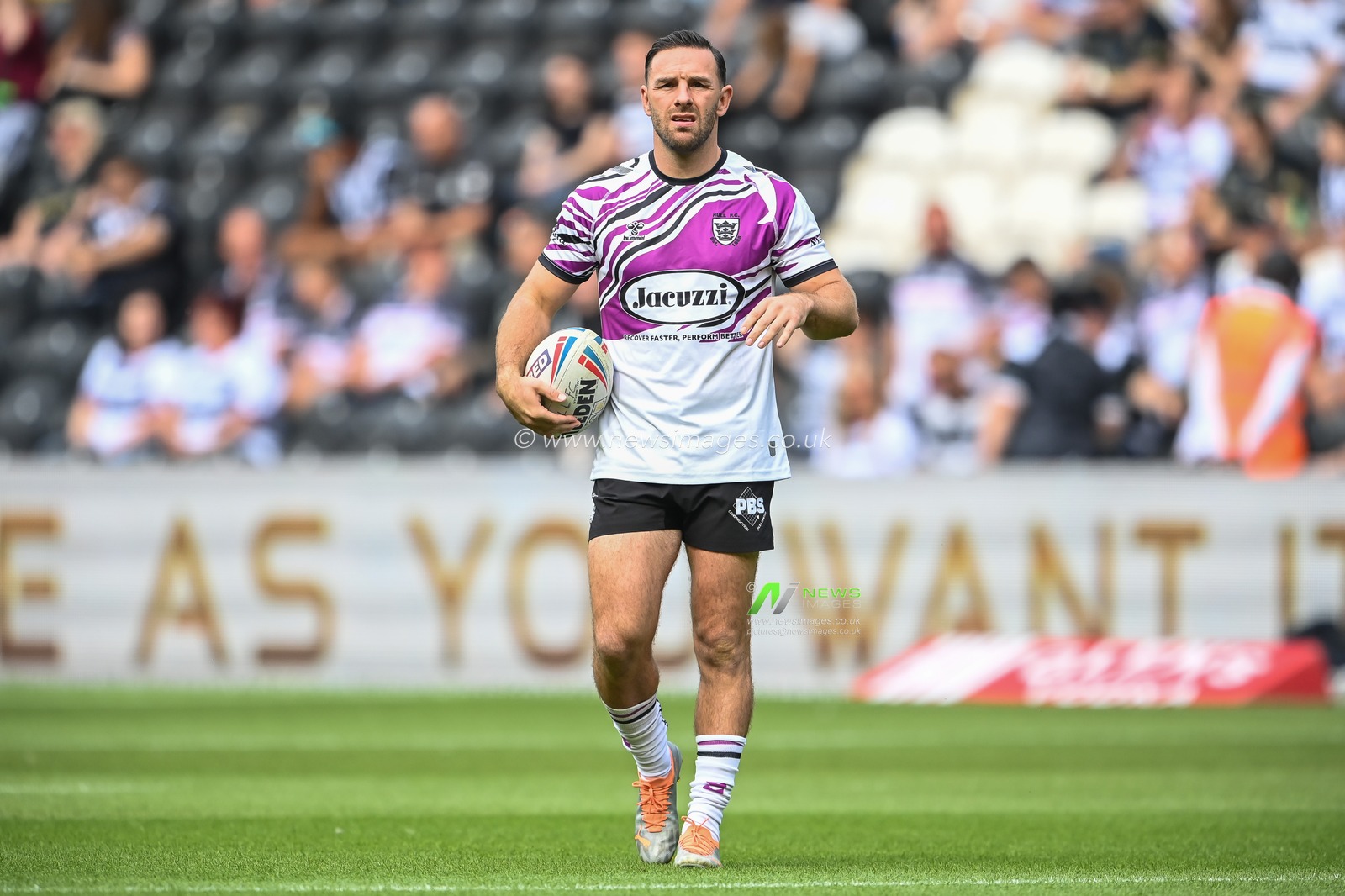 Luke Gale #7 of Hull FC during pre match warm up ahead of the Betfred Super League match Hull FC vs Hull KR at MKM Stadium, Hull, United Kingdom, 3rd September 2022

(Photo by Craig Thomas/News Images)