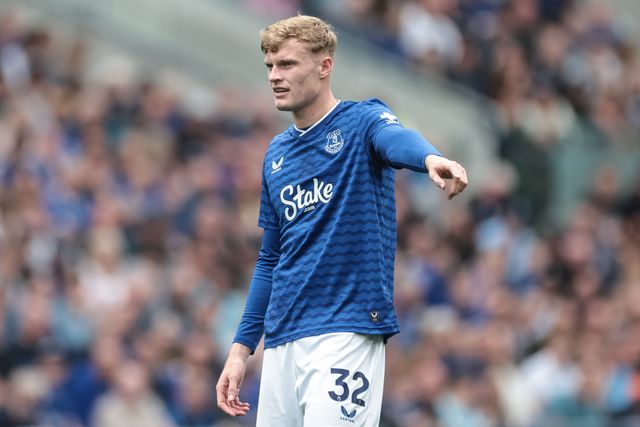 Jarrad Branthwaite of Everton gives his team instructions during the Pre-season friendly match Everton vs A.S. Roma at Hill Dickinson Stadium, Liverpool, United Kingdom, 9th August 2025

(Photo by Mark Cosgrove/News Images)