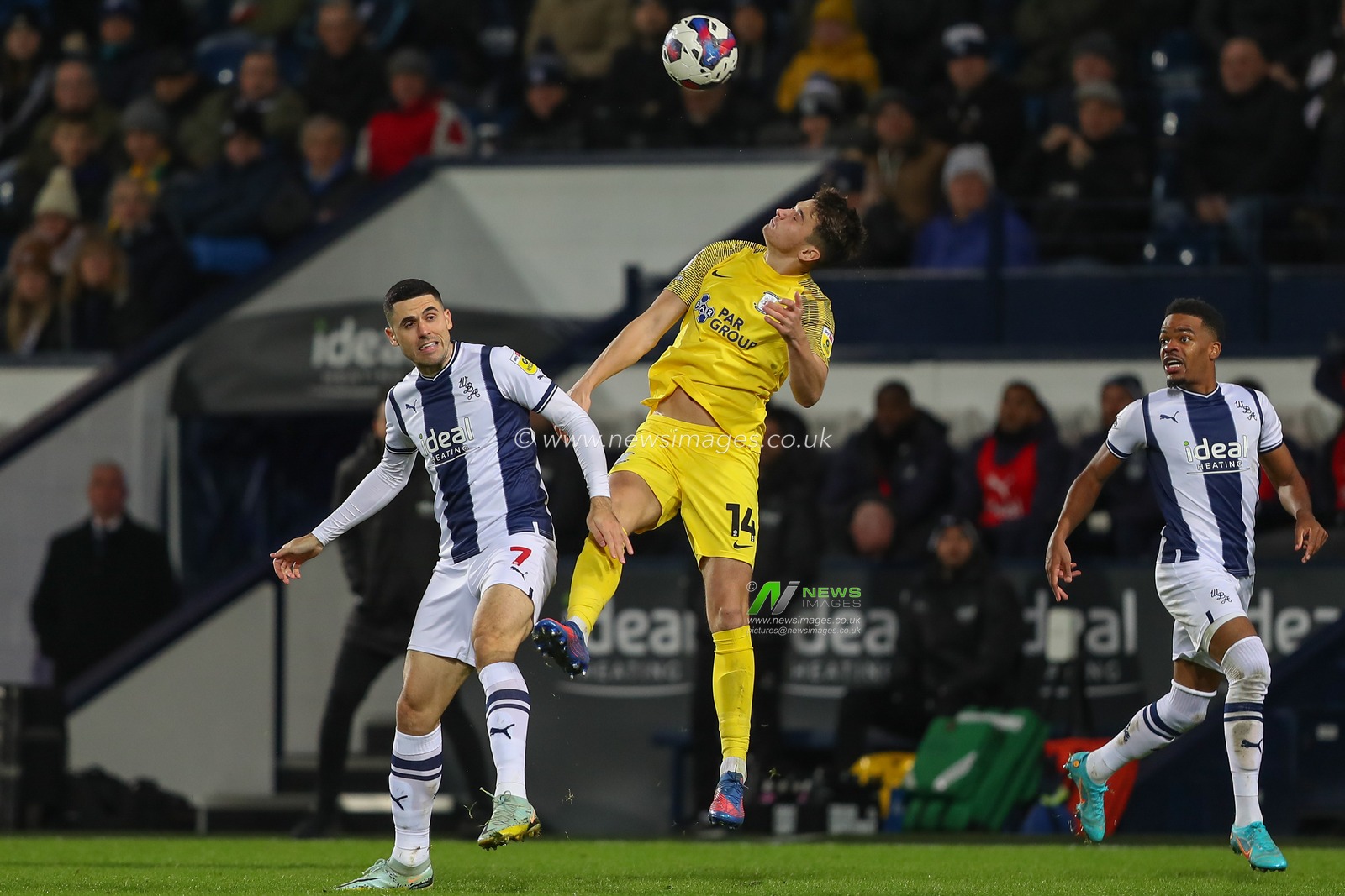 Jordan Storey #14 of Preston North End heads the ball clear during the Sky Bet Championship match West Bromwich Albion vs Preston North End at The Hawthorns, West Bromwich, United Kingdom, 29th December 2022

(Photo by Gareth Evans/News Images)