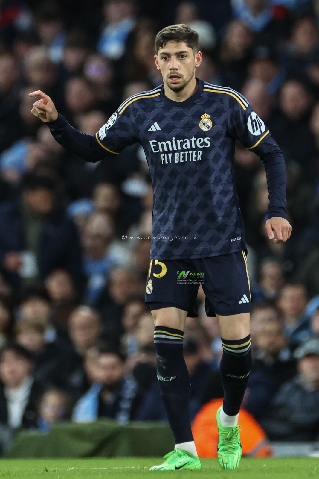 Federico Valverde of Real Madrid gives his team instructions during the UEFA Champions League Quarter Final Manchester City vs Real Madrid at Etihad Stadium, Manchester, United Kingdom, 17th April 2024

(Photo by Mark Cosgrove/News Images)