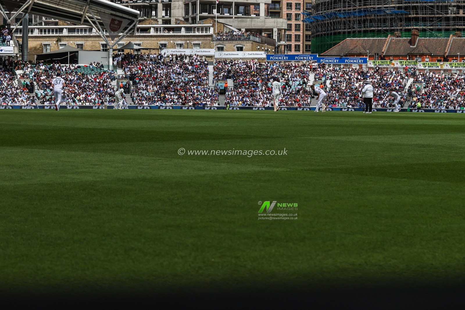 Chris Woakes of England delivers the ball during the Rothesay 5th Rothesay Test Day 1 Match England v India at The Kia Oval, London, United Kingdom, 31st July 2025

(Photo by Alfie Cosgrove/News Images)