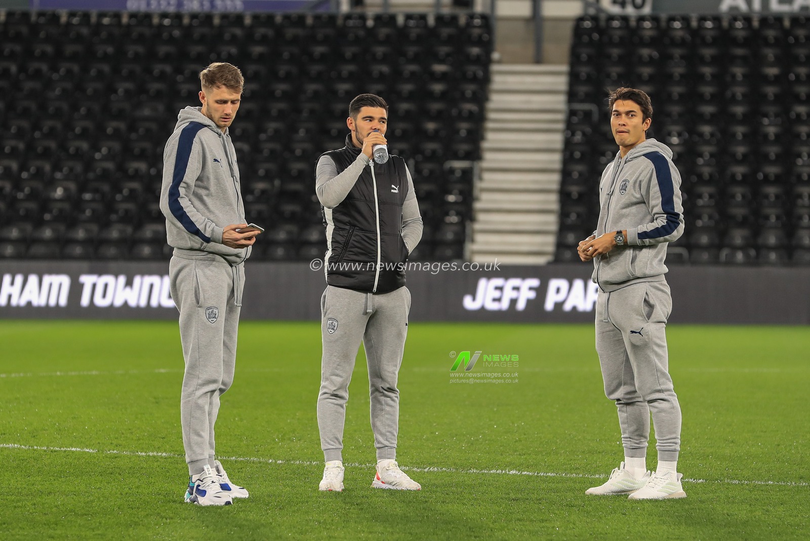 2nd January 2020, Pride Park Stadium, Derby, England; Sky Bet Championship, Derby County v Barnsley : Barnsley players arrive at Pride Park ahead of this eveningâ€™s game 

Credit: Mark Cosgrove/News Images