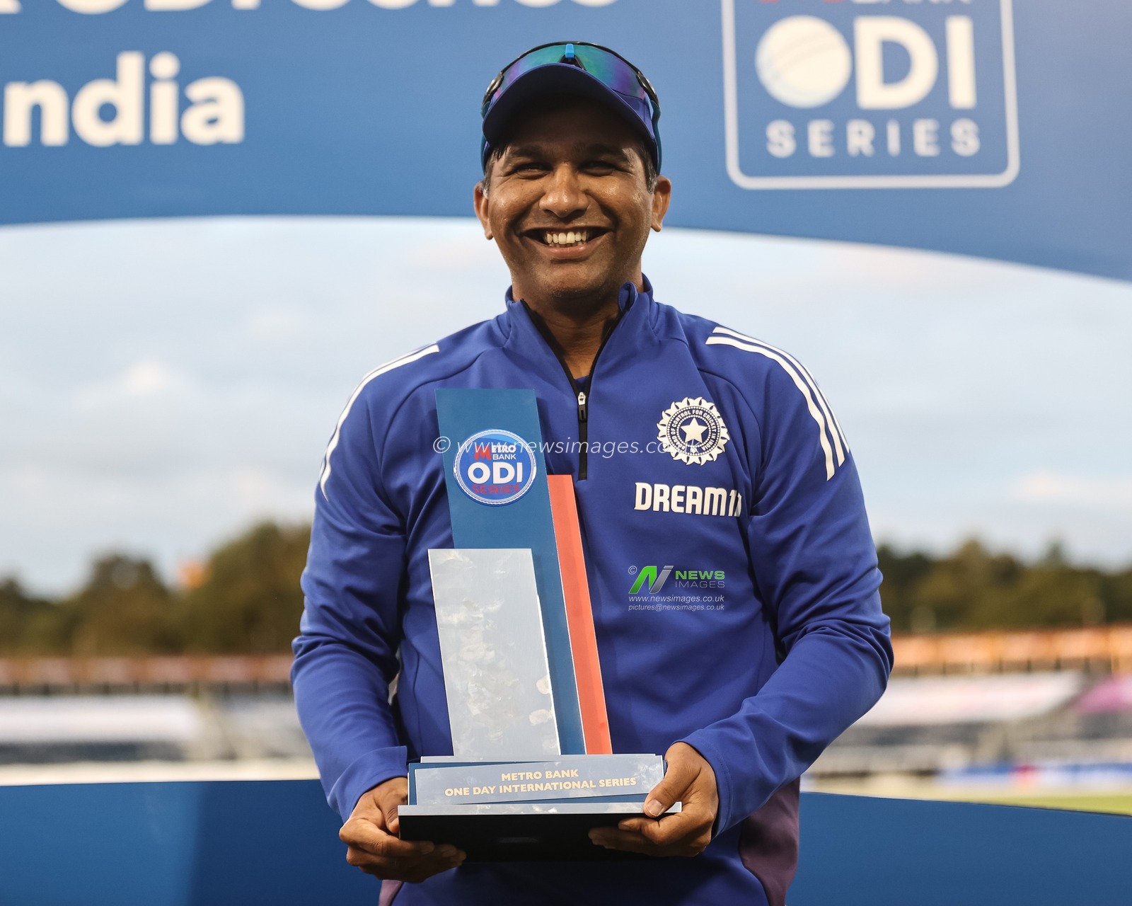 Team India lift the Metro Bank One Day International trophy during the 3rd Metro Bank One Day International England Women vs India Women at Banks Homes Riverside Stadium, Chester-le-street, United Kingdom, 22nd July 2025

(Photo by Alfie Cosgrove/News Images)