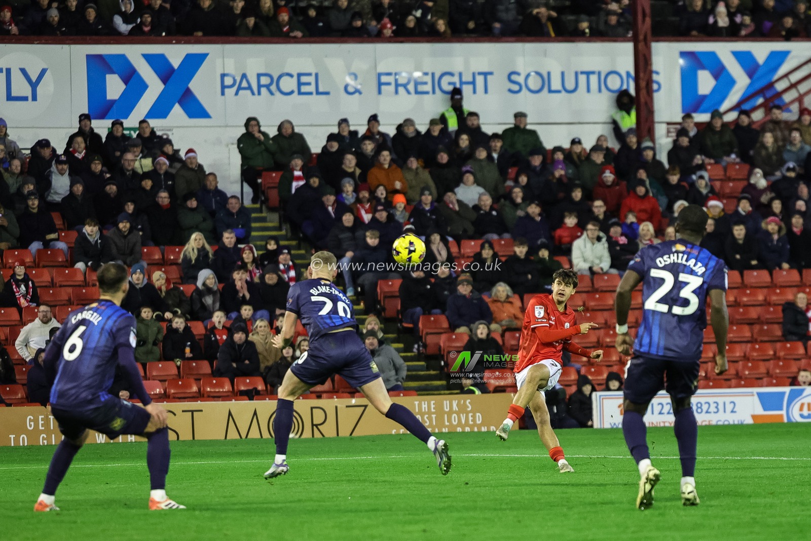Caylan Vickers of Barnsley shoots on goal during the Sky Bet League 1 match Barnsley vs Mansfield Town at Oakwell, Barnsley, United Kingdom, 26th December 2025

(Photo by Mark Cosgrove/News Images)

*** GER AUT SUI OUT ***