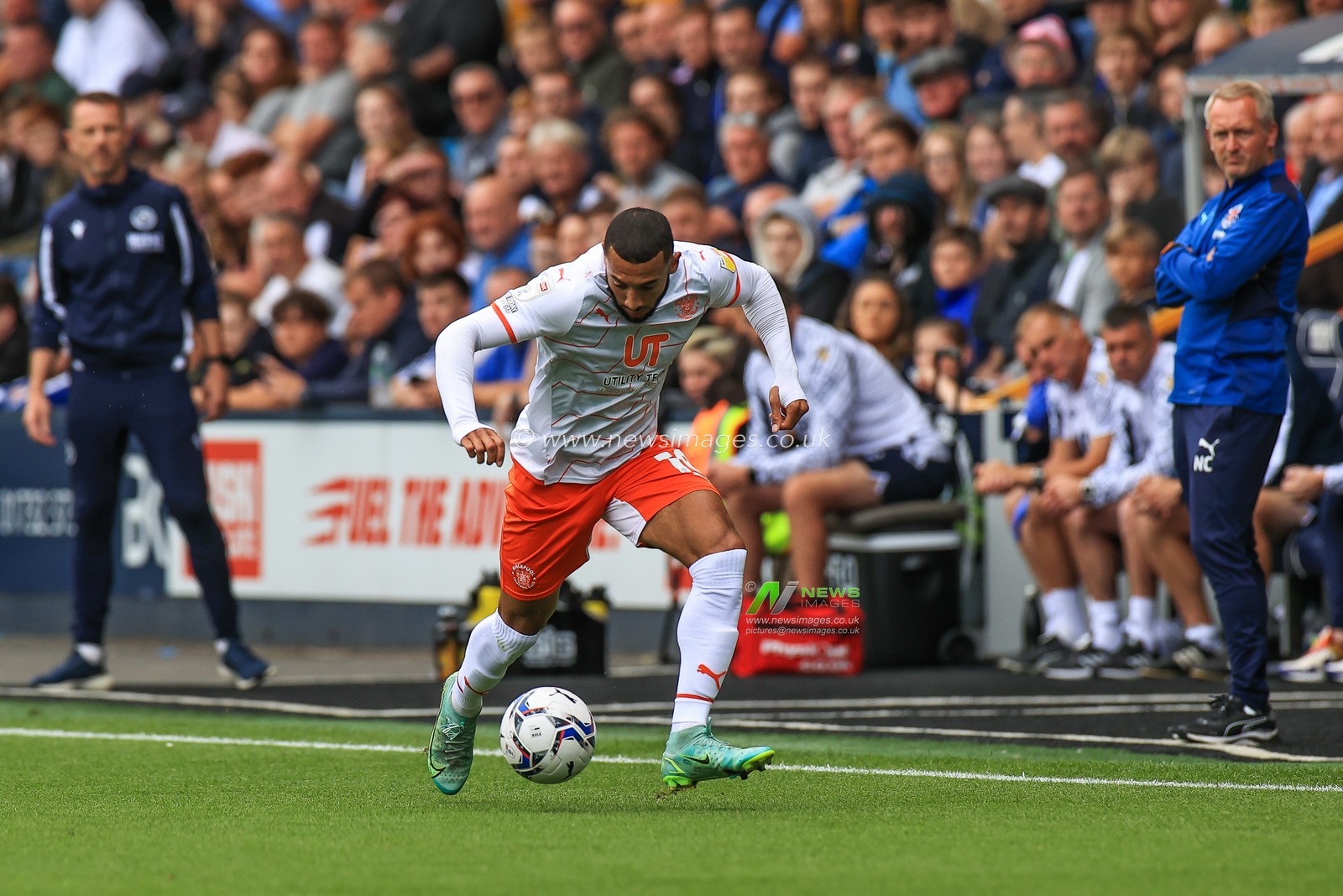 Keshi Anderson #10 of Blackpool makes a break with the ball