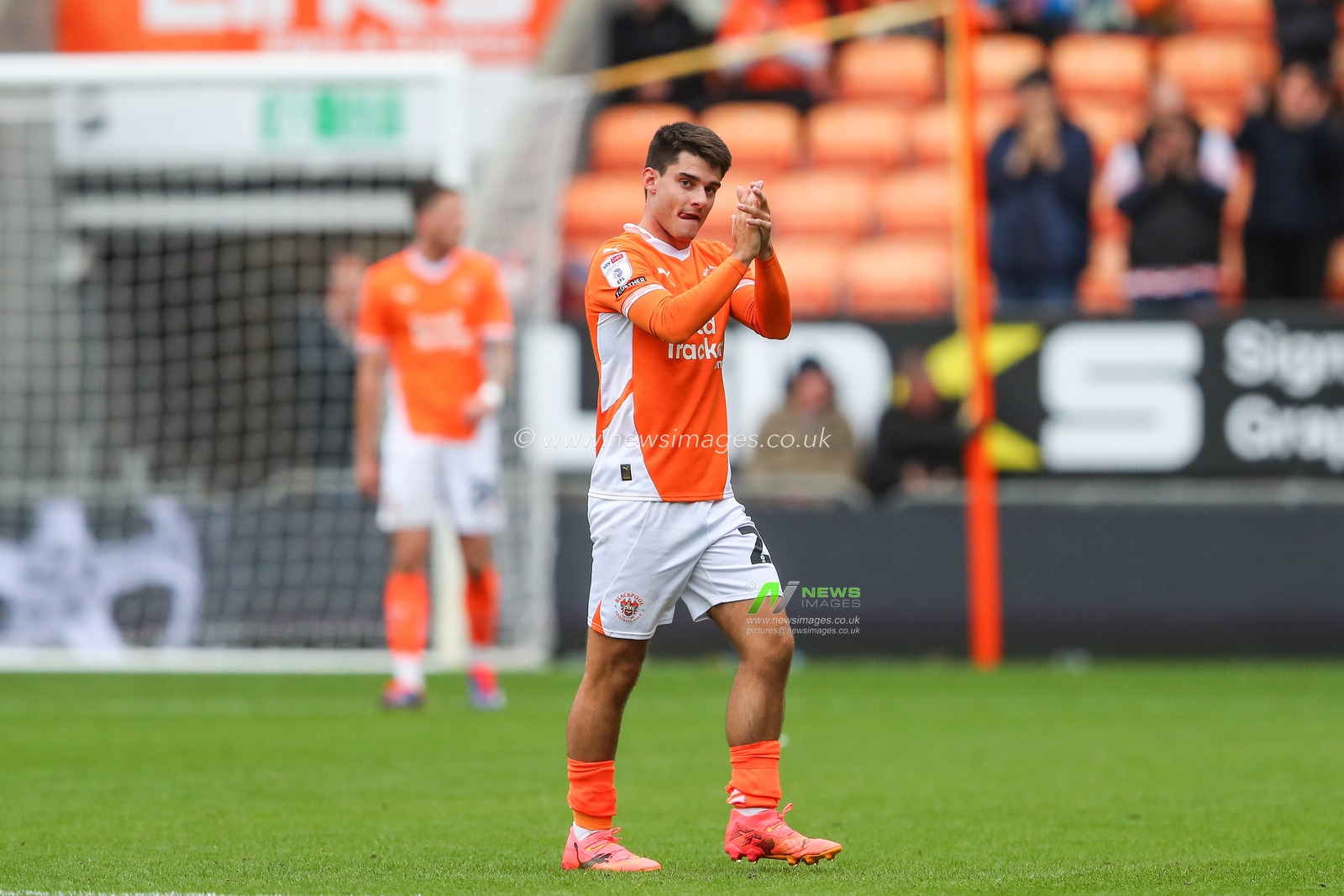 Rob Apter of Blackpool applauds the home fans as he leaves the pitch during the Sky Bet League 1 match Blackpool vs Burton Albion at Bloomfield Road, Blackpool, United Kingdom, 28th September 2024

(Photo by Gareth Evans/News Images)