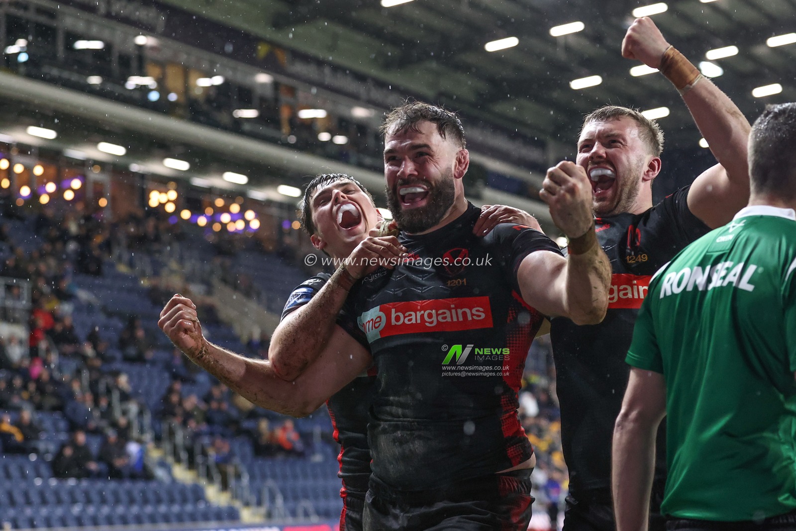 Alex Walmsley of St. Helens celebrates his try during the Betfred Challenge Cup Sixth Round match Leeds Rhinos vs St Helens at Headingley Stadium, Leeds, United Kingdom, 22nd March 2024

(Photo by Mark Cosgrove/News Images)