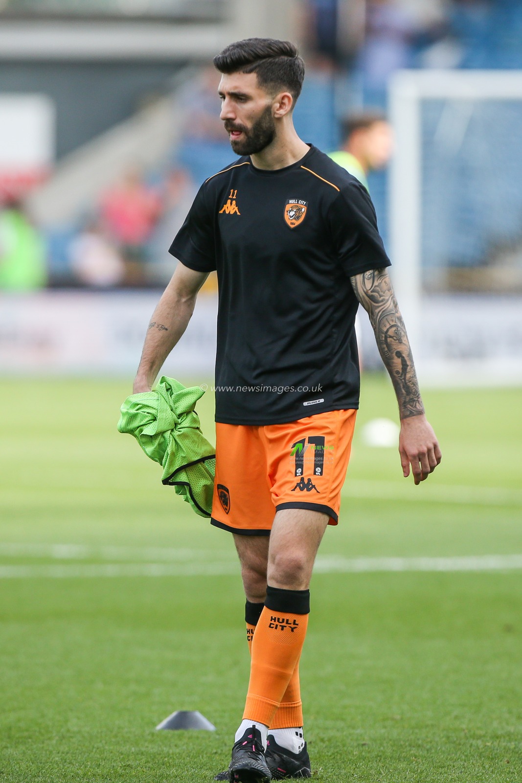 DoÄŸukan Sinik #11 of Hull City warms up during the Sky Bet Championship match Millwall vs Hull City at The Den, London, United Kingdom, 7th October 2023

(Photo by Arron Gent/News Images)