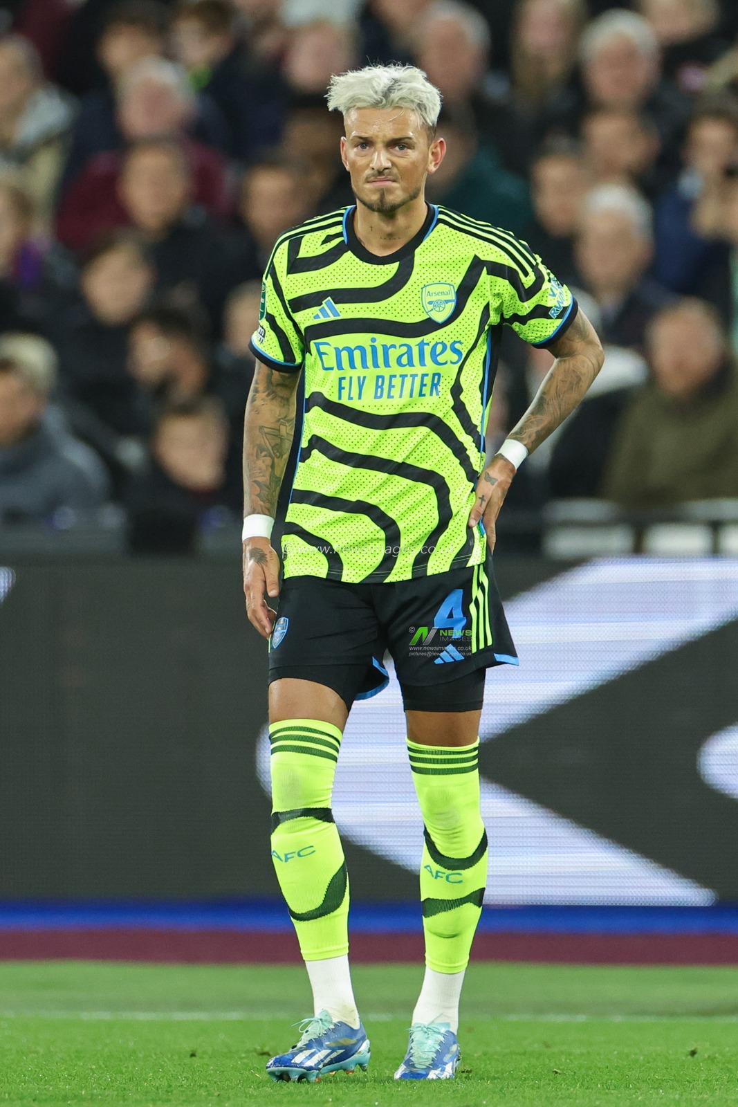 Ben White #4 of Arsenal during the Carabao Cup Fourth Round match West Ham United vs Arsenal at London Stadium, London, United Kingdom, 1st November 2023

(Photo by Mark Cosgrove/News Images)