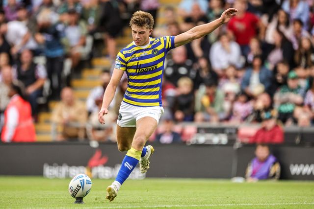 Ewan Irwin of Warrington Wolves converts for a goal during the Betfred Super League round 20 match Leigh Leopards vs Warrington Wolves at Leigh Sports Village, Leigh, United Kingdom on 25 July 2026

(Photo by Alfie Cosgrove/News Images)