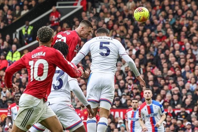 Benjamin Sesko of Manchester United heads on goal during the Premier League match Manchester United vs Crystal Palace at Old Trafford, Manchester, United Kingdom on 01 March 2026

(Photo by Mark Cosgrove/News Images)